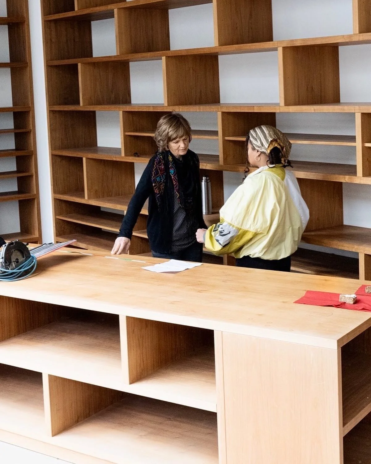 Woop woop
Ab dem 11.05.23 ist es endlich soweit&hellip;
Wir d&uuml;rfen euch herzlich in unserem neuen Atelier begr&uuml;&szlig;en, wo ihr nicht nur unsere Taschen kaufen k&ouml;nnt sonders auch direkt vor Ort sehen k&ouml;nnt wie die Sachen produzie