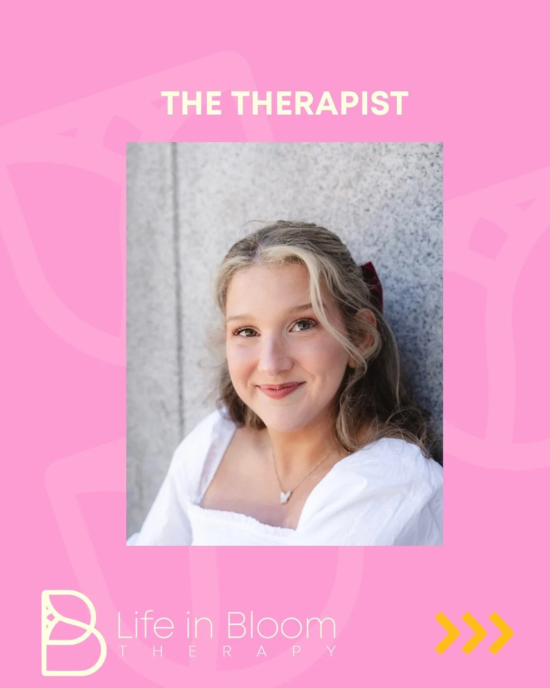 Therapist Spotlight: 
🌸Julia Beron, LCSWA🌸
Meet Julia! She does her best work with individuals navigating anxiety, OCD, eating disorders, and the ups & downs of chronic illness. With her own lived experience with chronic conditions, Julia brin