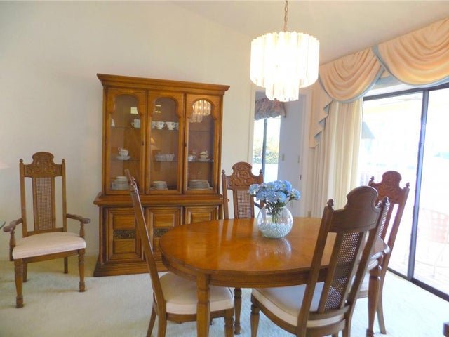 dining room.jpg