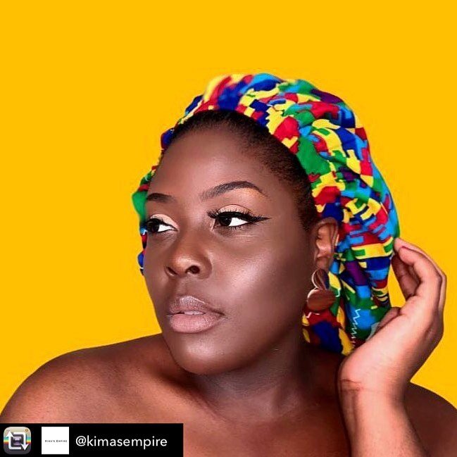 🤩 Looking for easy, laid-back styles this weekend? Try @kimasempire bonnets. They are lined with a soft stain to protect the hair throught the day and even while you sleep😍
Plus, all their bonnets are hand made✨
.
Shop: Kimasempire.ca🛍
.
Follow @m