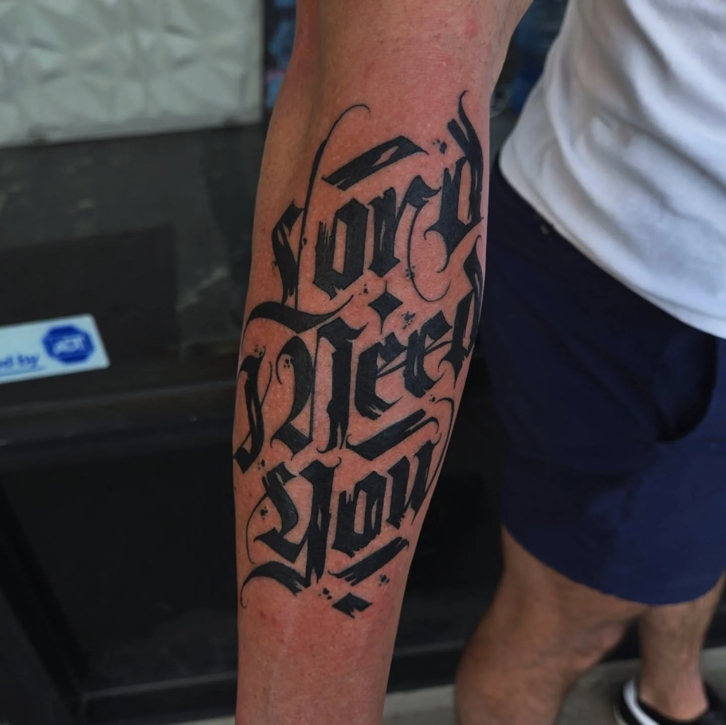 &quot;Lord I need You&quot; 
Custom calligraphy piece from earlier this week. I love doing quotes in this style and im always up to do more like it. Dm me here or email me for info on booking at Aaron@diaztattoos.com 

I have some openings next monda