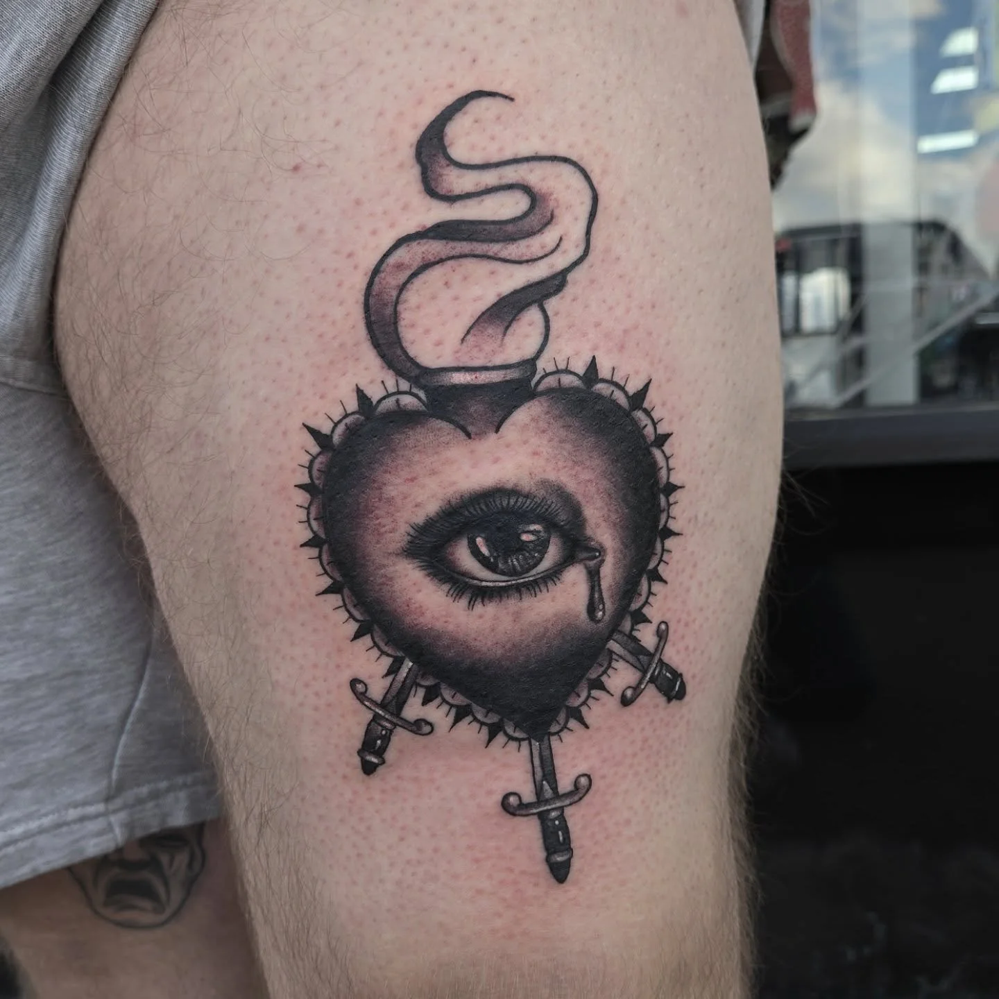 Tattooed my flash drawing yesterday for @whoisbutters 🤘 he's always letting me do the fun tattoos! 
Id love to do some more stuff like this, dm me or email me at Aaron@diaztattoos.com to book a black and grey tattoos or lettering i have time this We