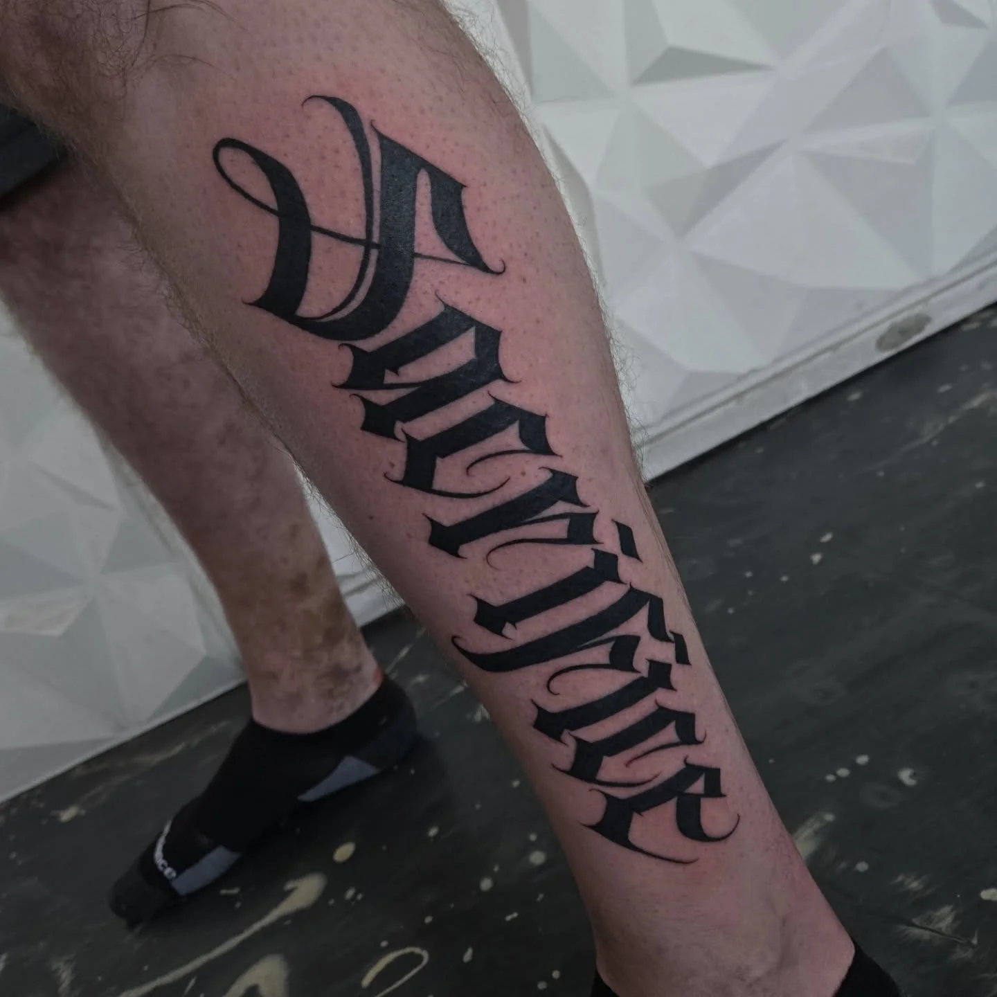 Last tattoo of 2025, "Sacrifice" going down the calf. Thanks again Brandon for making the trip from the springs to let me do this one for you 🙏🏼

Im booking January and February! Dm me here or email me to get tattooed at Aaron@diaztattoos