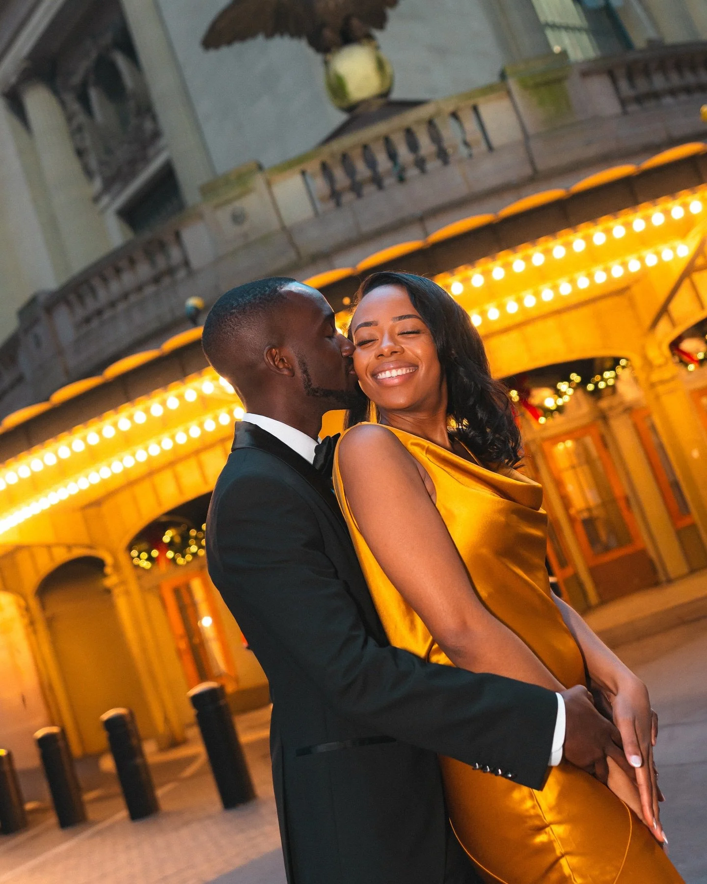 A love story, set to city lights ✨