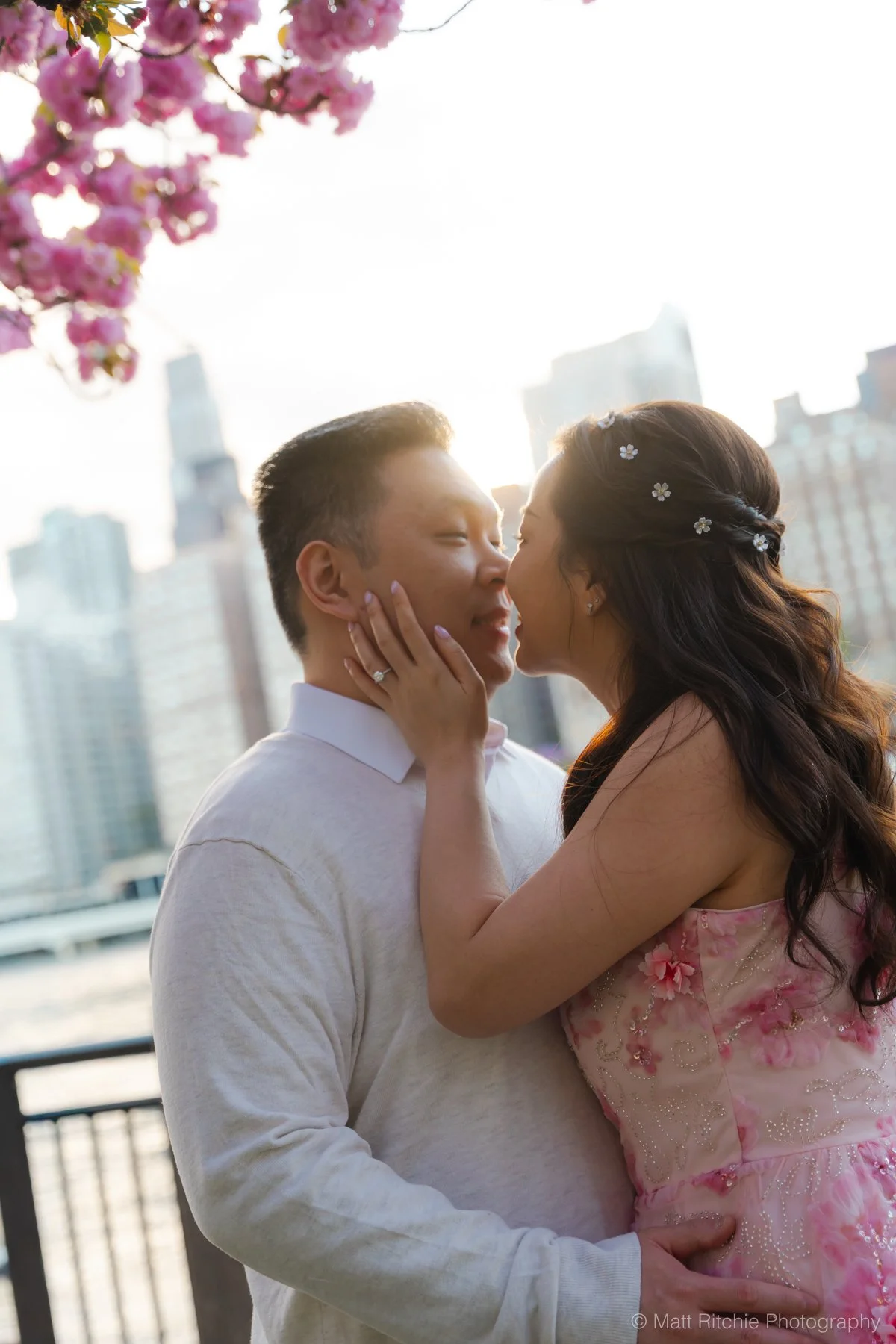 Roosevelt-Island-Engagement-Couple-MRP06747.jpg