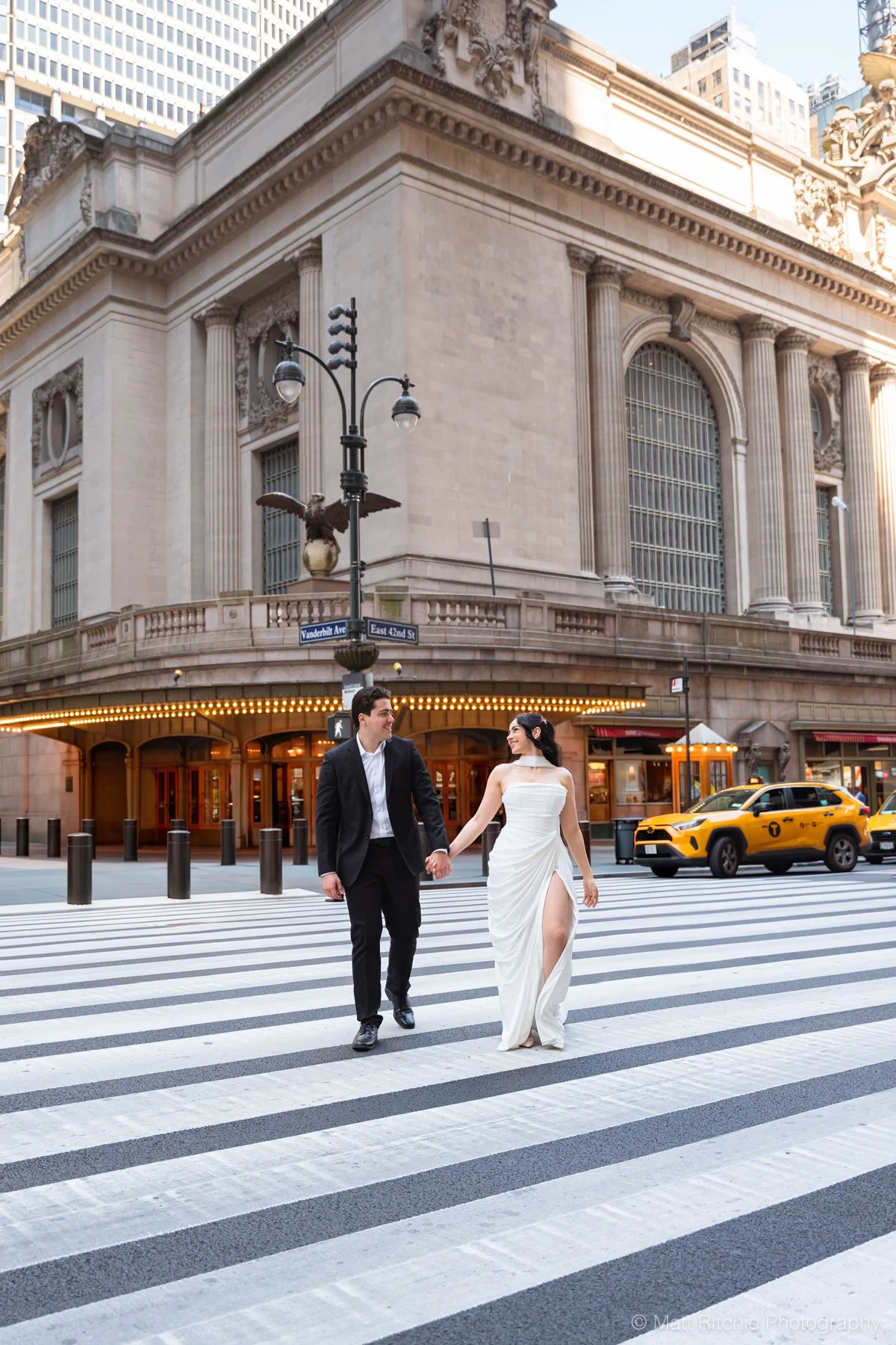 New-York-Public-Library-Engagement-Couple-MRP09511.jpg