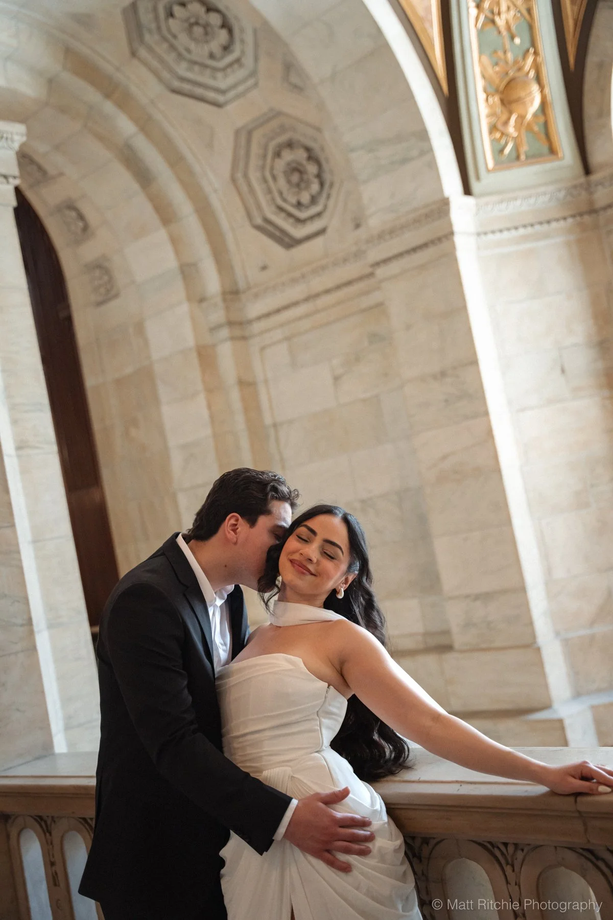 New-York-Public-Library-Engagement-Couple-MRP09108.jpg