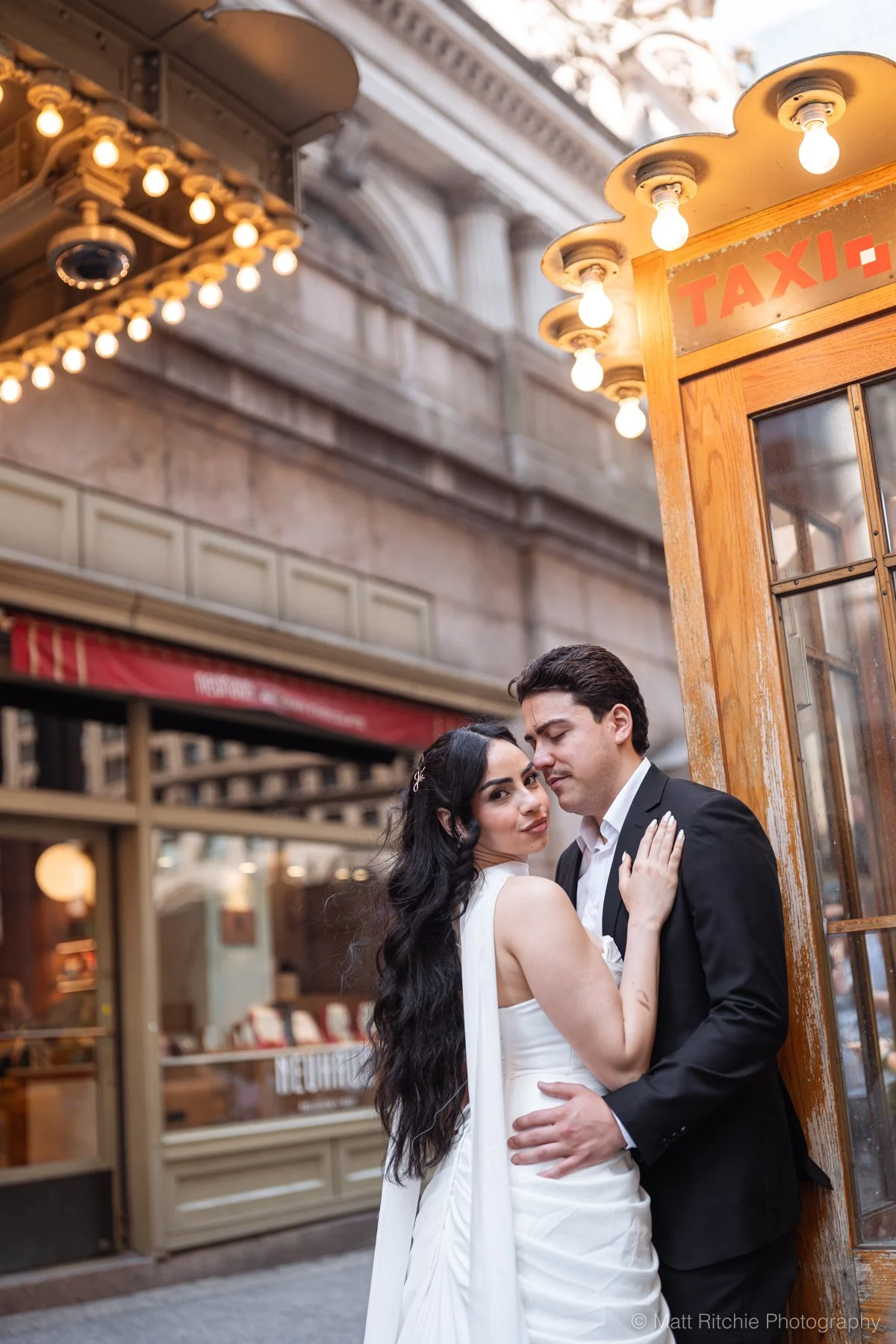 New-York-Public-Library-Engagement-Couple-MRP00269.jpg