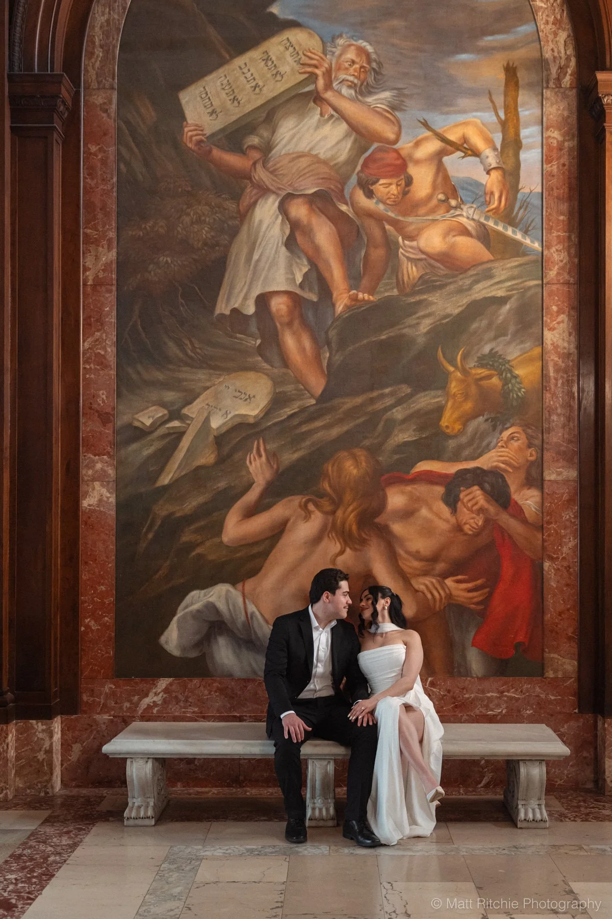 New-York-Public-Library-Engagement-Couple-MRP09269.jpg