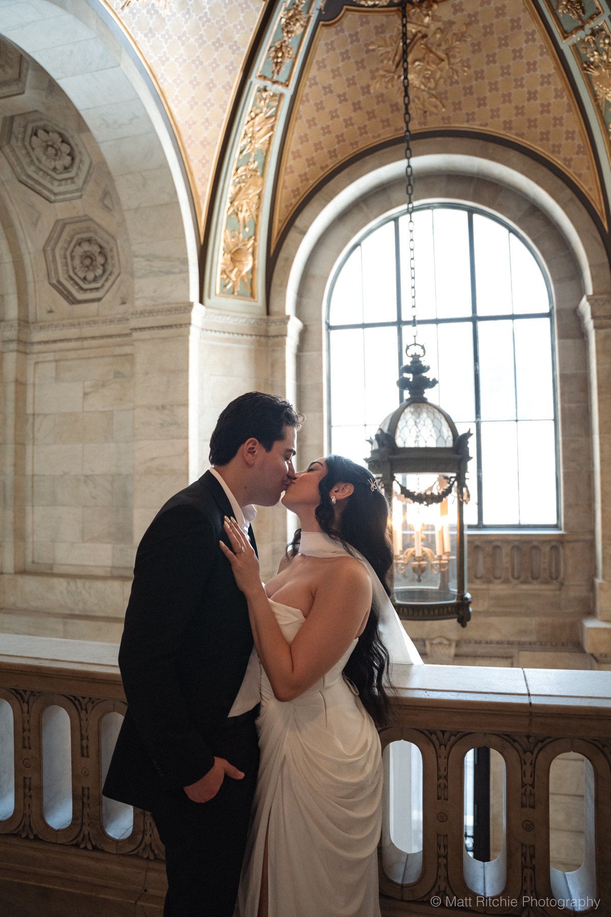 New-York-Public-Library-Engagement-Couple-MRP09164.jpg
