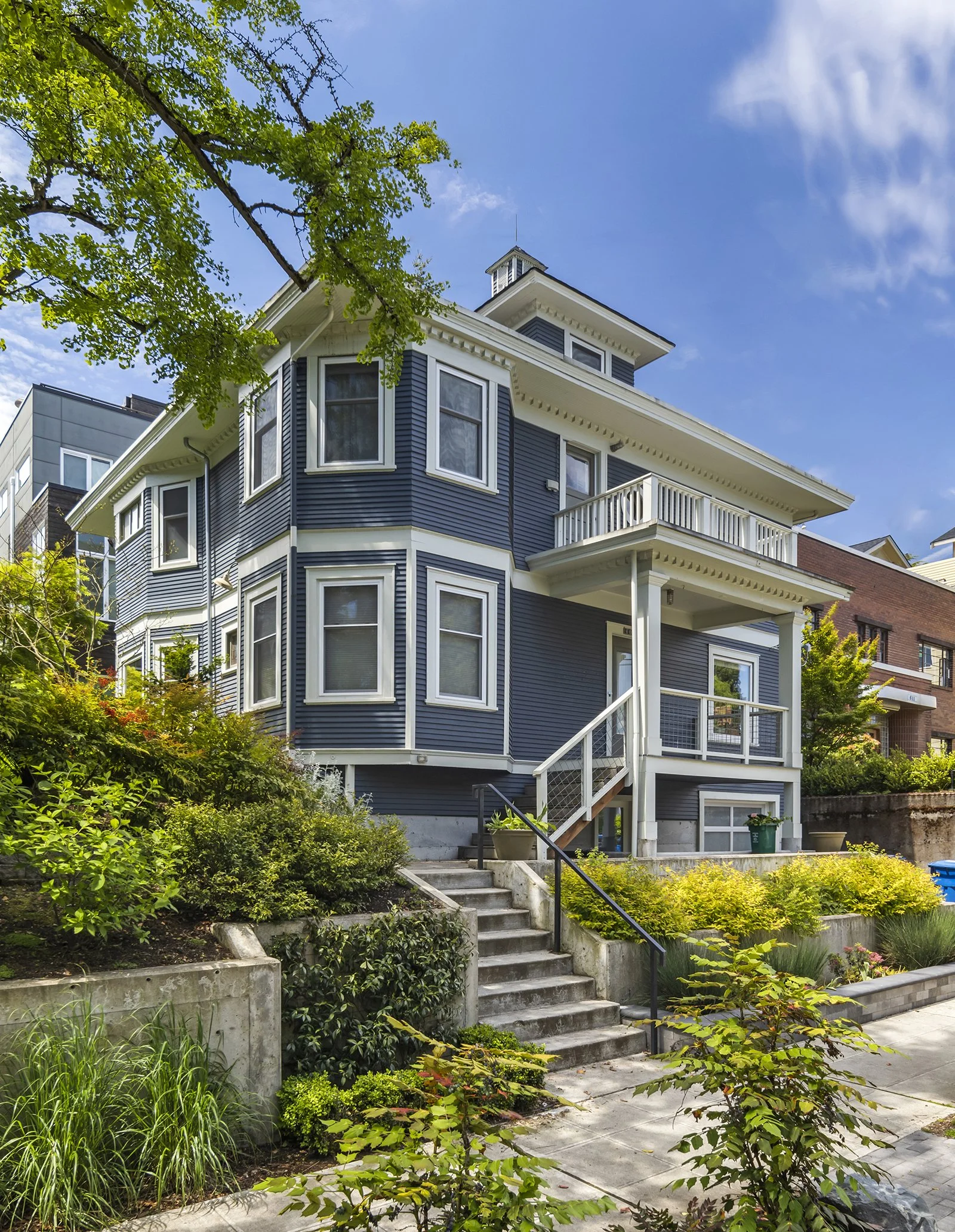 Malden & Mercer  - NW corner of Malden Ave E and E. Mercer