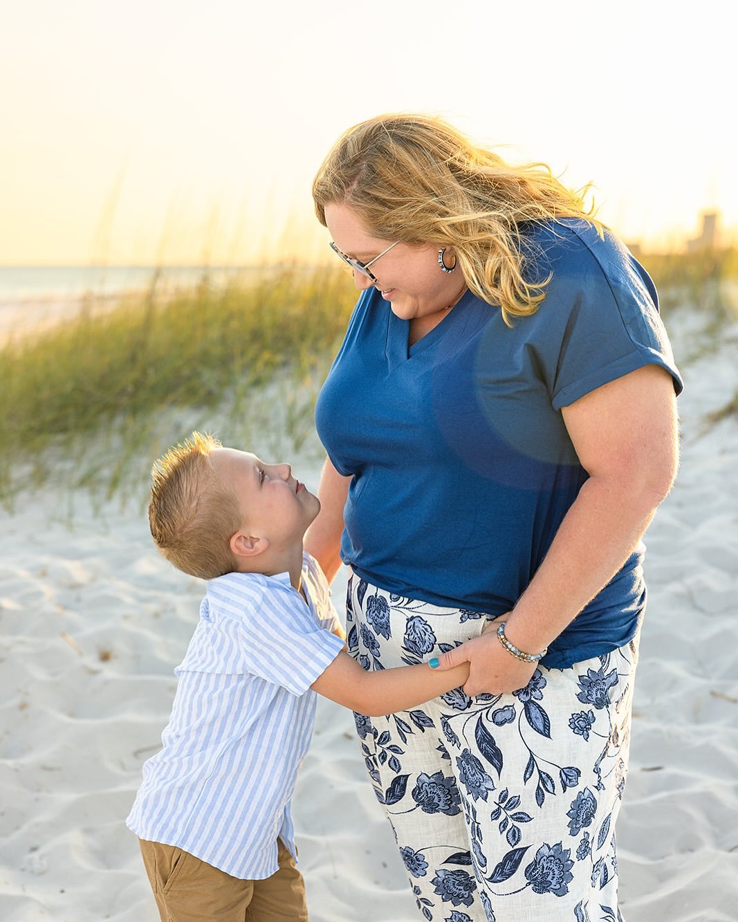 I have a 1 date available in May ! If you are headed to the Gulf Coast and in need of a photographer, I&rsquo;m your gal! 

#gulfshores #gulfshoresphotographer #orangebeachphotographer #pensacolaphotographer #beautifulphoto #beachphotoshoot #beachfam