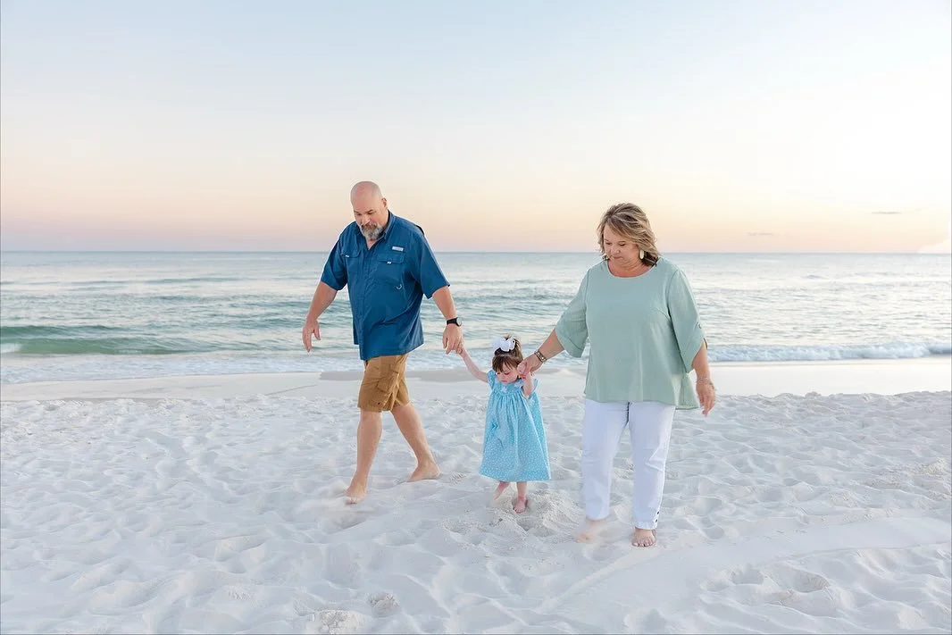 When they don&rsquo;t want to smile for the camera it&rsquo;s ok! Cuddle up close and give all the kisses. 

#gulfshores #gulfshoresphotographer #orangebeachphotographer #pensacolaphotographer #beautifulphoto #beachphotoshoot #beachfamilyphotos #phot