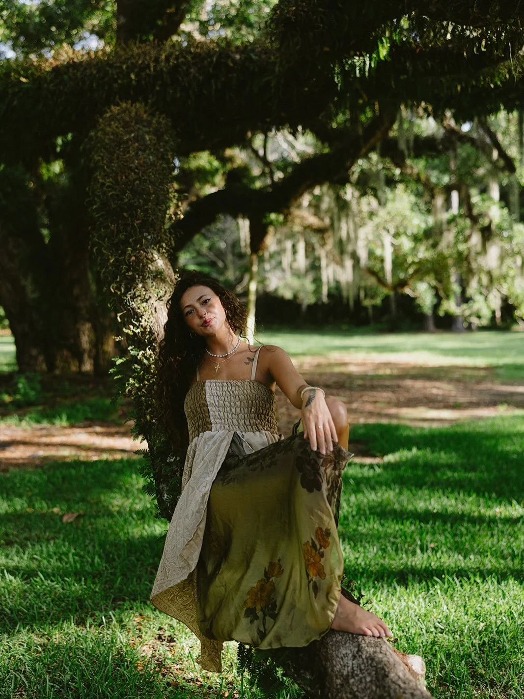 Dreamy moments with my beautiful gal @mayaxsage 

Adding some green to my feed 🌲

#beautifull #beautifulportraits #dreamy #portraitphotography #portrait #photographer #pictime #pictime_us