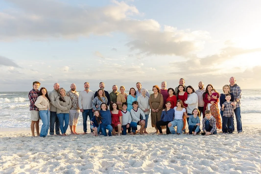 Great big family time ! 

#gulfshores #gulfshoresphotographer #orangebeachphotographer #pensacolaphotographer #beautifulphoto #beachphotoshoot #beachfamilyphotos #photootheday #familylife #familytime #familyphotography #famillifestyle #beachphotograp