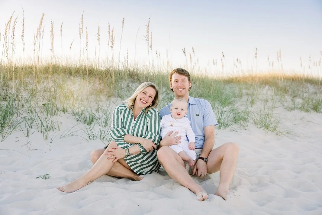 The question that always comes up is what to wear? 

~ Blues , greens ,  creams and whites always look beautiful on the beach! 🤍

~  Mama&rsquo;s , pick your outfit first ! Then just make sure everyone goes with you🤍

~ Pick a 3 colors that  go wel