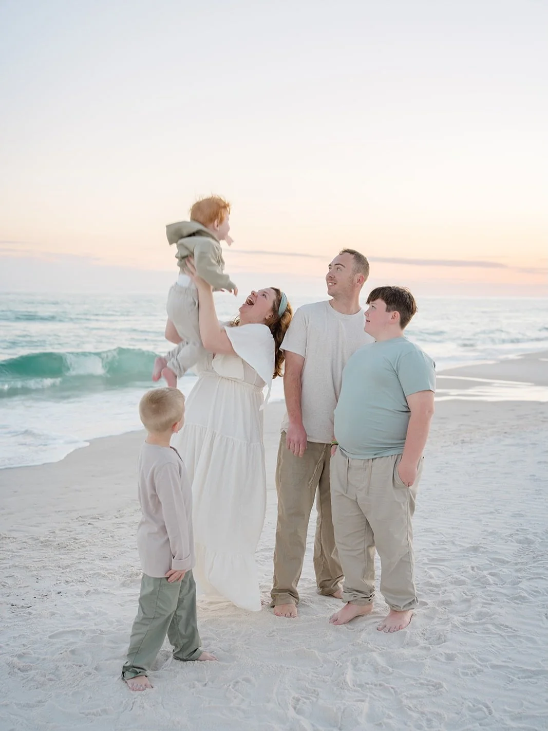 Spring has sprung on the Gulf Coast! Spring is starting this week. Get on the calendar now id you would like a sunset session as these go fast! 

I&rsquo;m so excited to see all the famous year! 

#gulfshoresphotographer #orangebeachphotographer #gul