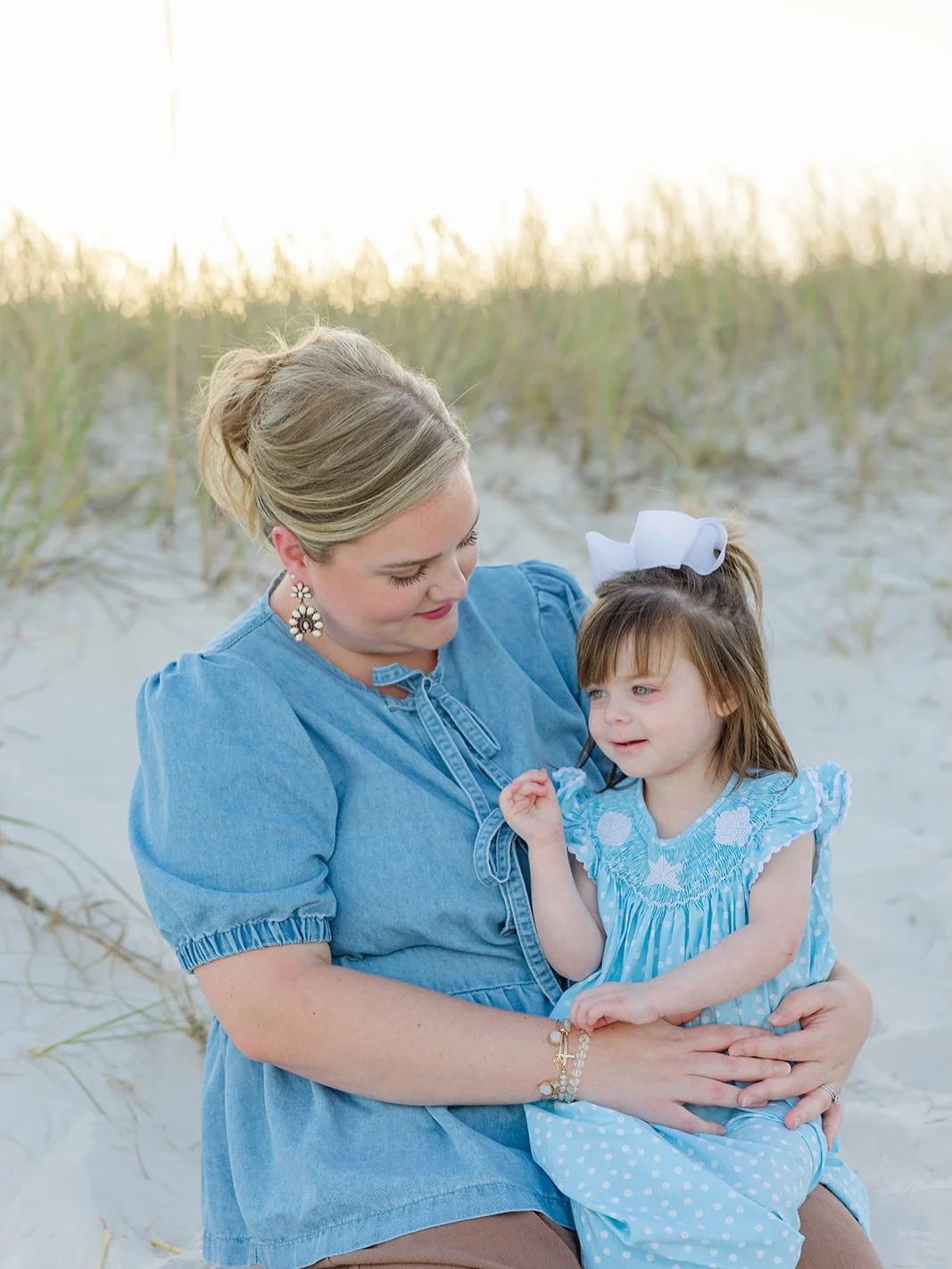 The fastest way to upgrade your family vacation 🤍

So many families come back year after year and I LOVE seeing you all again. And so many of you have already booked for this summer! 

Limited sunset sessions available! 

#gulfcoastfamily #sunsetbea