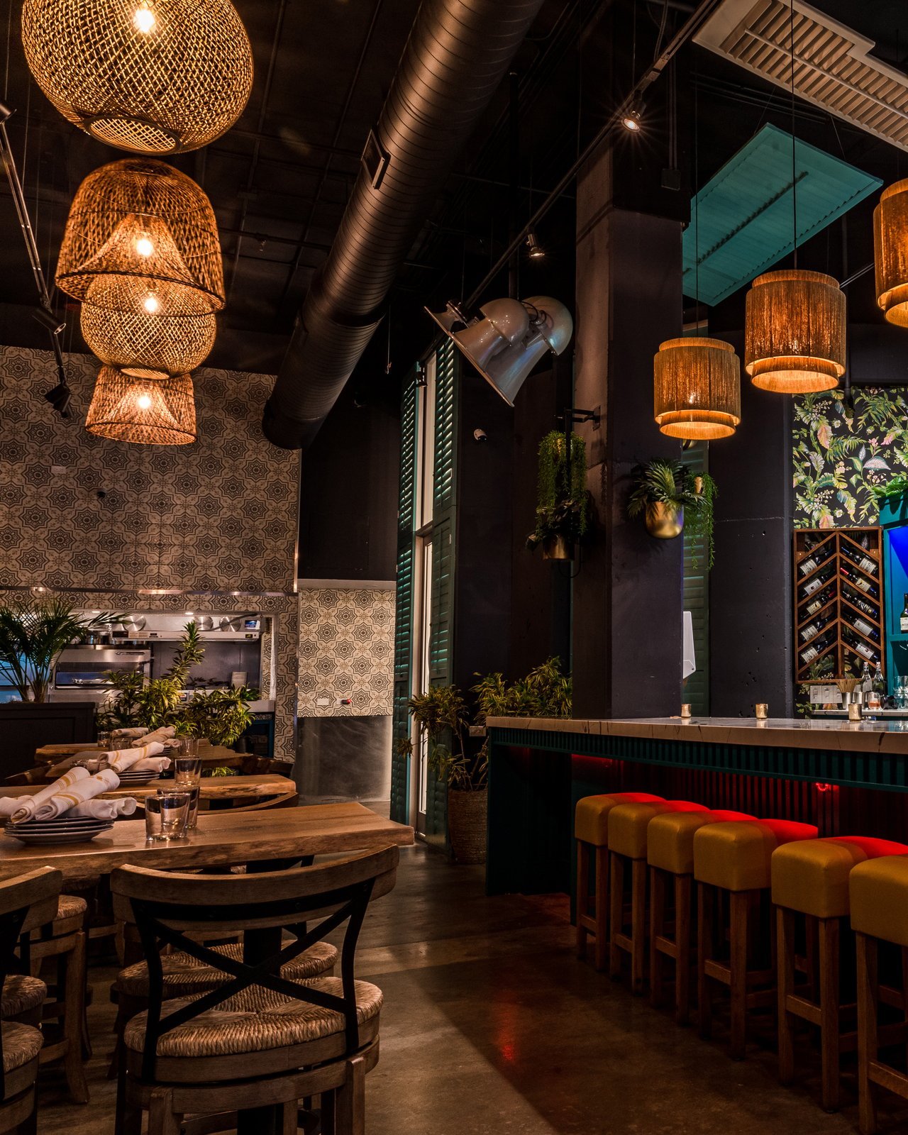 bar-goa-07-decorated-bar.jpg