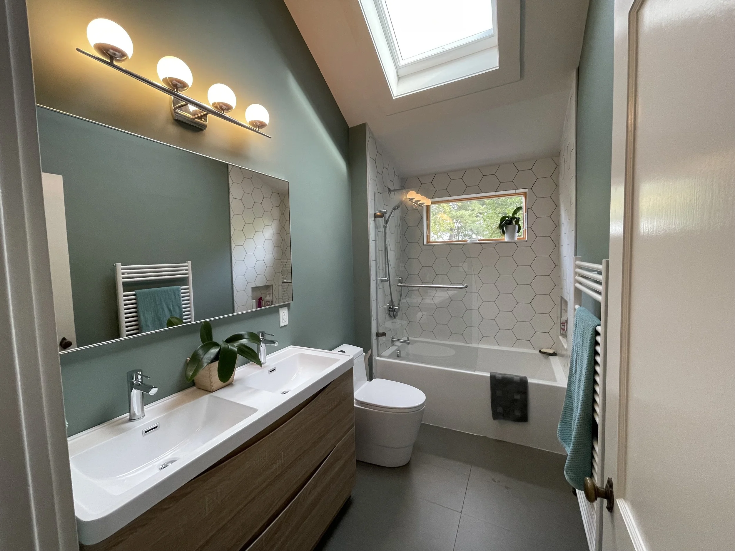 1970s bathroom do-over