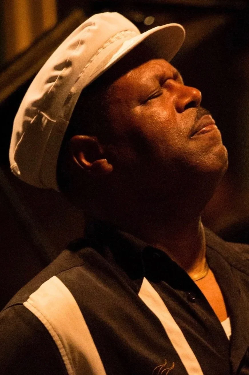 SaRon Crenshaw Acoustic