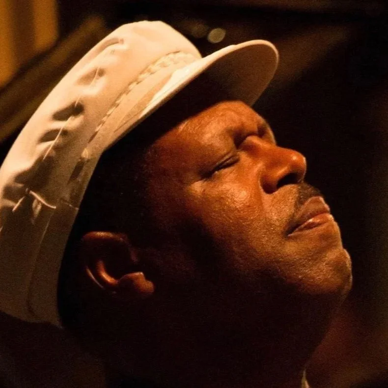 SaRon Crenshaw Acoustic 