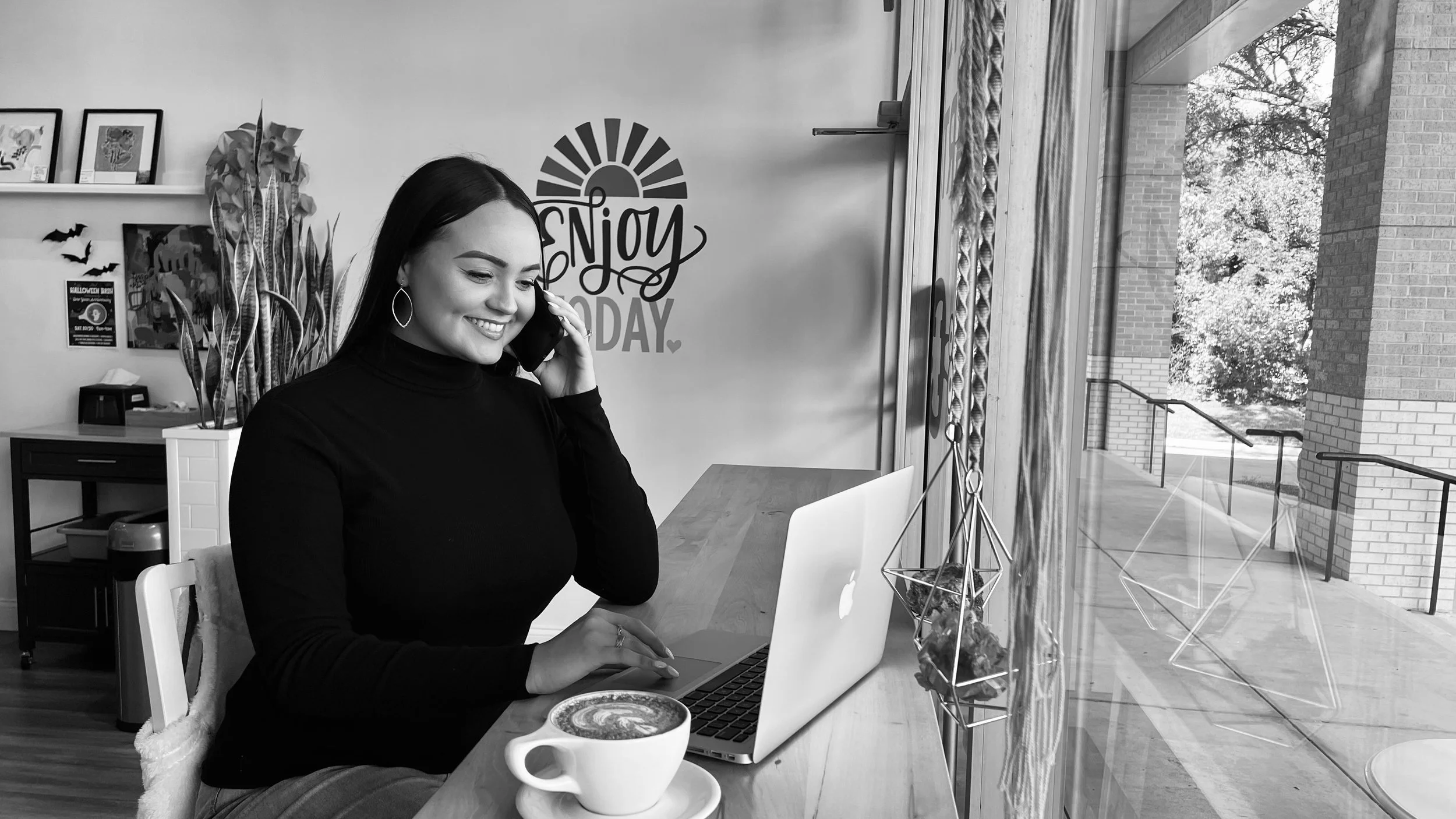 5 Reasons Why Your Business Needs a Social Media Manager