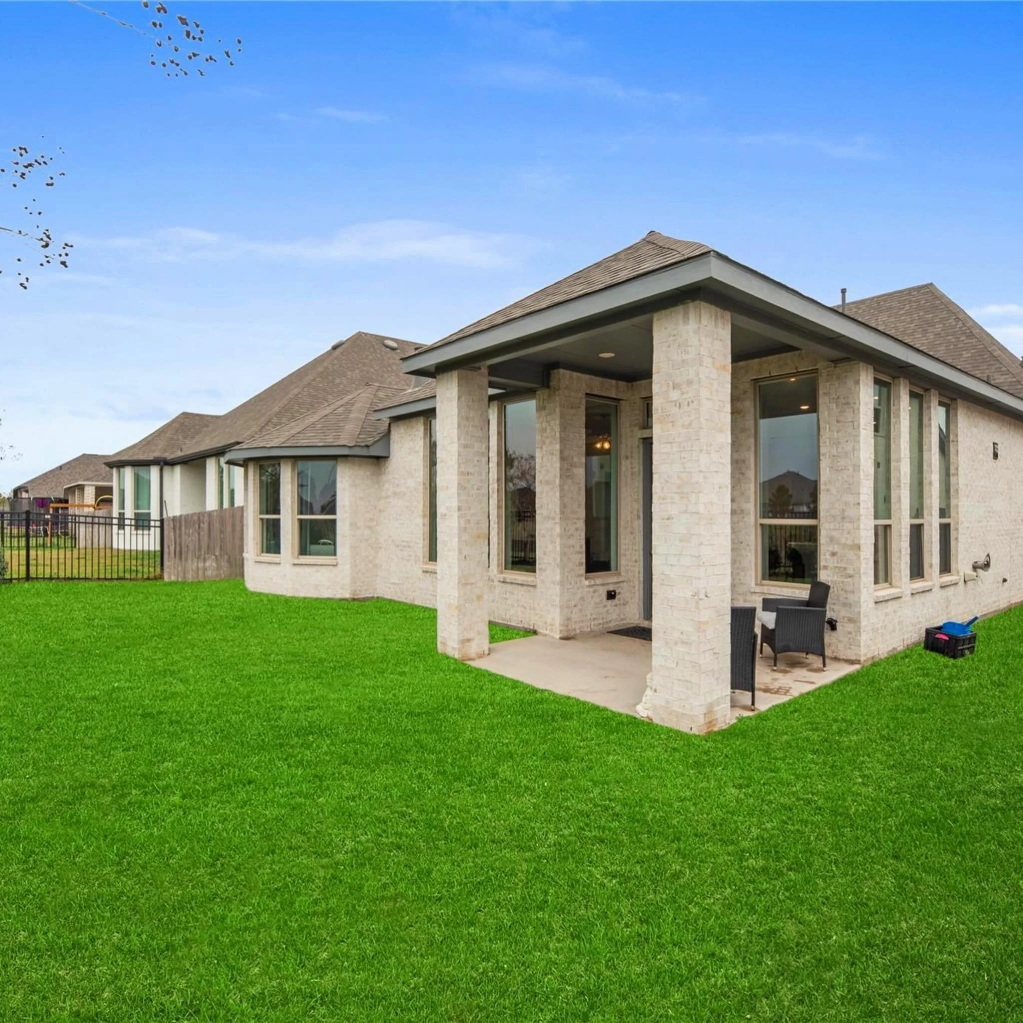 Outdoor living at its best in Elyson. 🌿☀️

Step into your private backyard retreat with no back neighbors and serene green space views, perfect for peaceful mornings and sunset evenings.

Whether it&rsquo;s weekend gatherings or quiet nights, this b