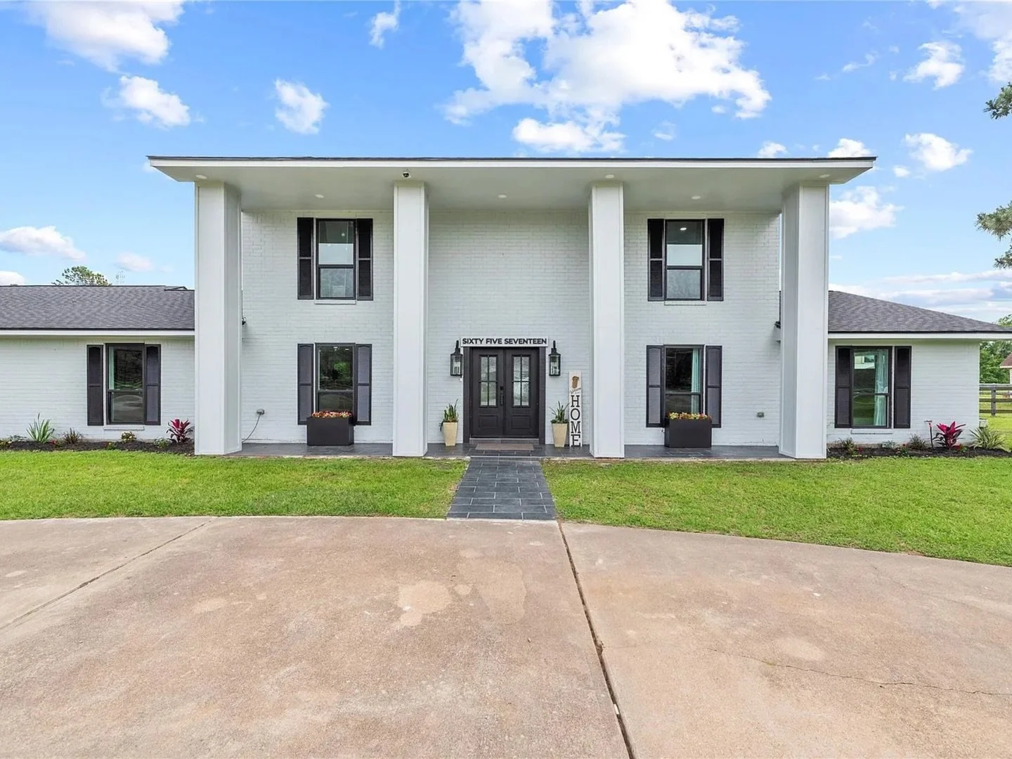 Blink, and it&rsquo;s gone 👀💨⁠
6517 Manorwood Dr was under contract in just 4 hours!⁠
⁠
Luxury homes in Katy are moving fast for a reason. Buyers are looking for updated spaces, larger lots, privacy, and move-in-ready homes that truly stand out, an