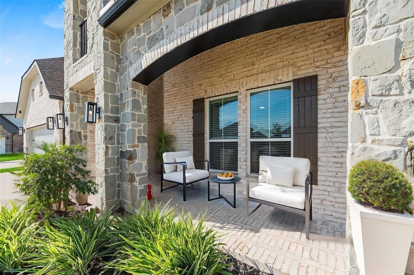 Space, style, and flexibility, all in one stunning home ✨

This 6-bedroom home was designed for the way you actually live, open-concept spaces for gathering, a chef-inspired kitchen with a large island, and a private primary suite to unwind at the en