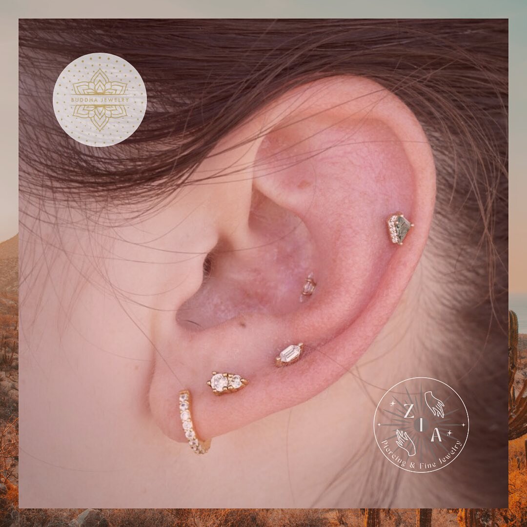 Every season is moss agate season.
-
-
#piercing #piercer #piercinginspiration #ziapiercing #safepiercing #piercingaddict #jewelry #seguin #newbraunfelstx #shertztx #SanMarcos #newbraunfels #canyonlaketx #stackedlobe #lobepiercing #studs #earrings #m