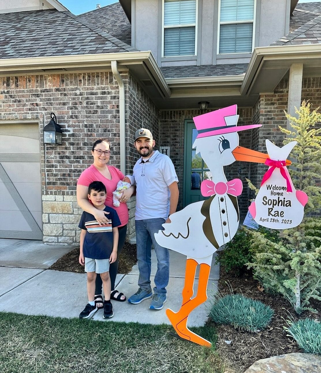 Welcome home, Sophia Rae! You are so loved! 💕 Norman Stork Co flies North too! A sweet family friend gifted this stork to celebrate baby&rsquo;s arrival. Call or Message us today! #normanstorkco #babysister #welcomehome #newbaby #springbaby #oklahom