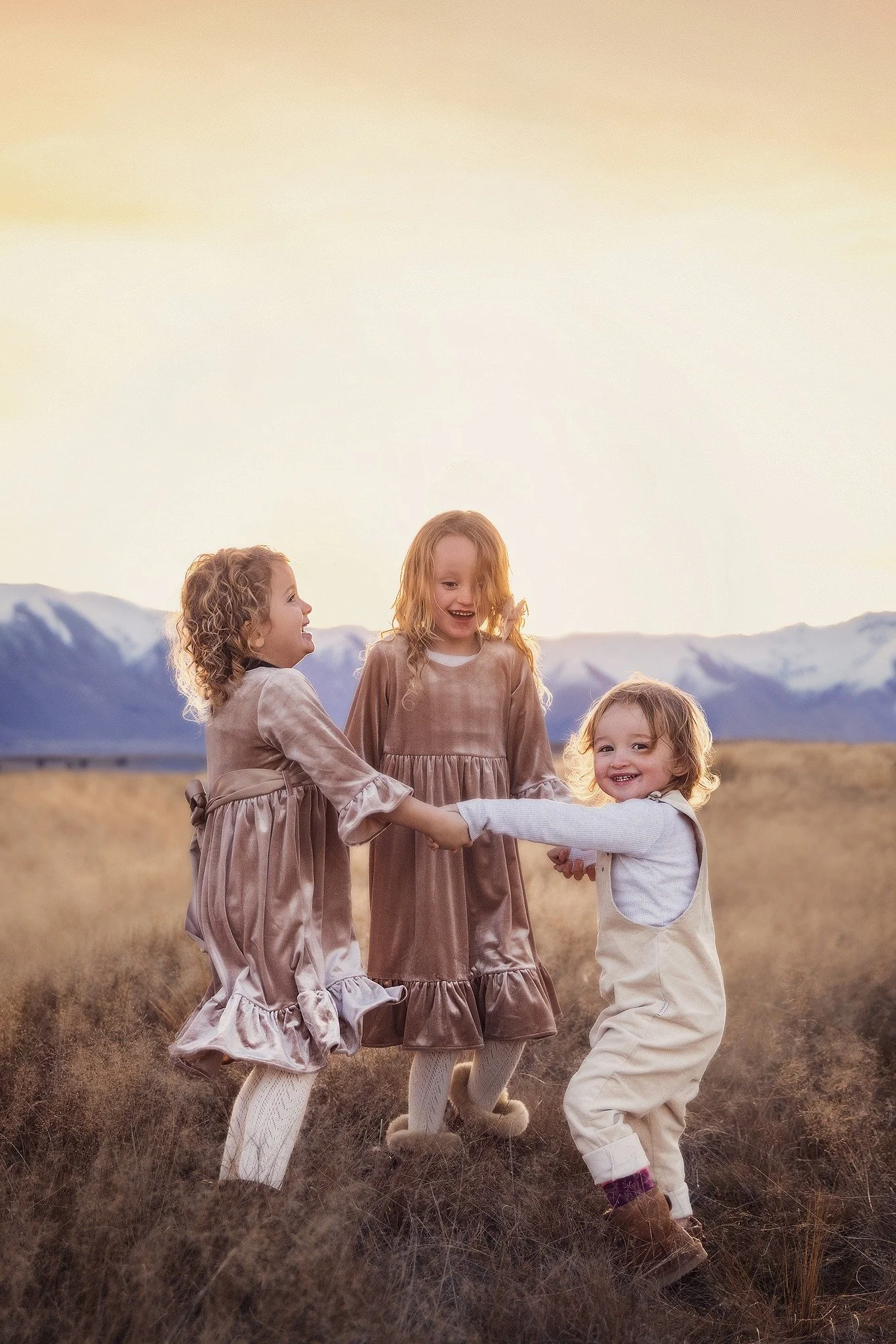 It was a little big magical meeting this northland family during their midwinter skiing holiday. Ellie and I spent the night in our caravan on Lake Aviemore thanks to my dad installing a diesel heater... This opens up a world of possibilities for nex
