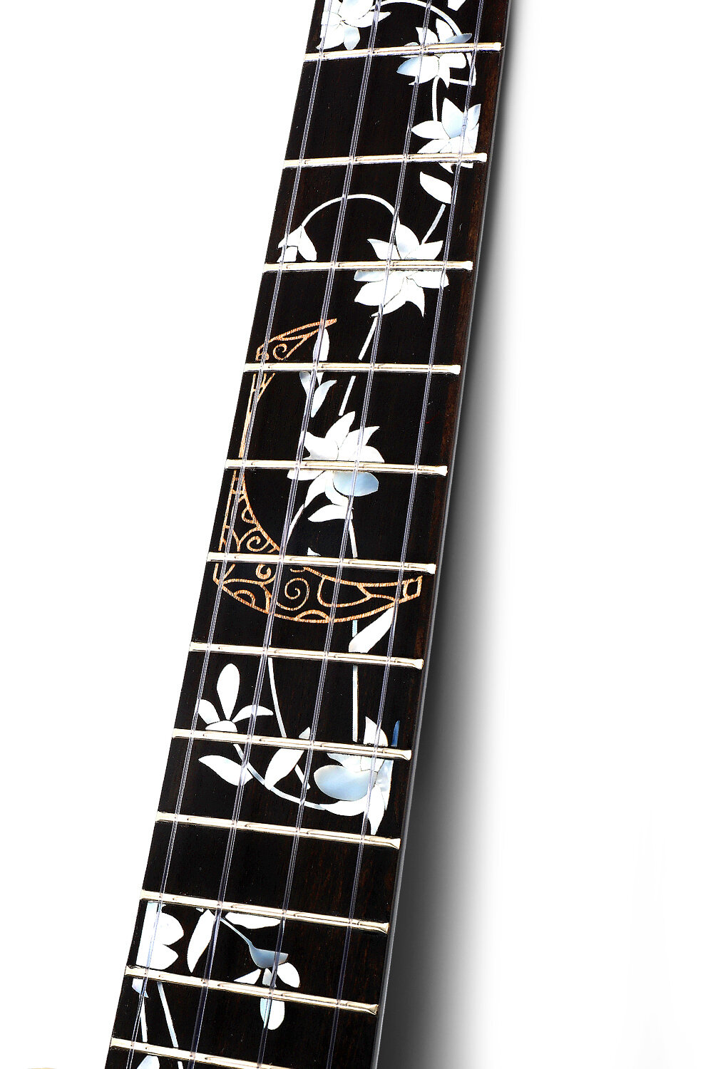 Sea of flowers under the moon, pearl shell inlay - The matching inlay of ebony and Australian pearl oyster will create a sea of flowers under the moonlight for you again. Radian fingerboard, perfect playability calculated by mass data analysis, Enya engineers calculated according to the amount of string and panel vibration film, and designed a 2.3mm precision string feelJust to give you the ultimate playing experience！