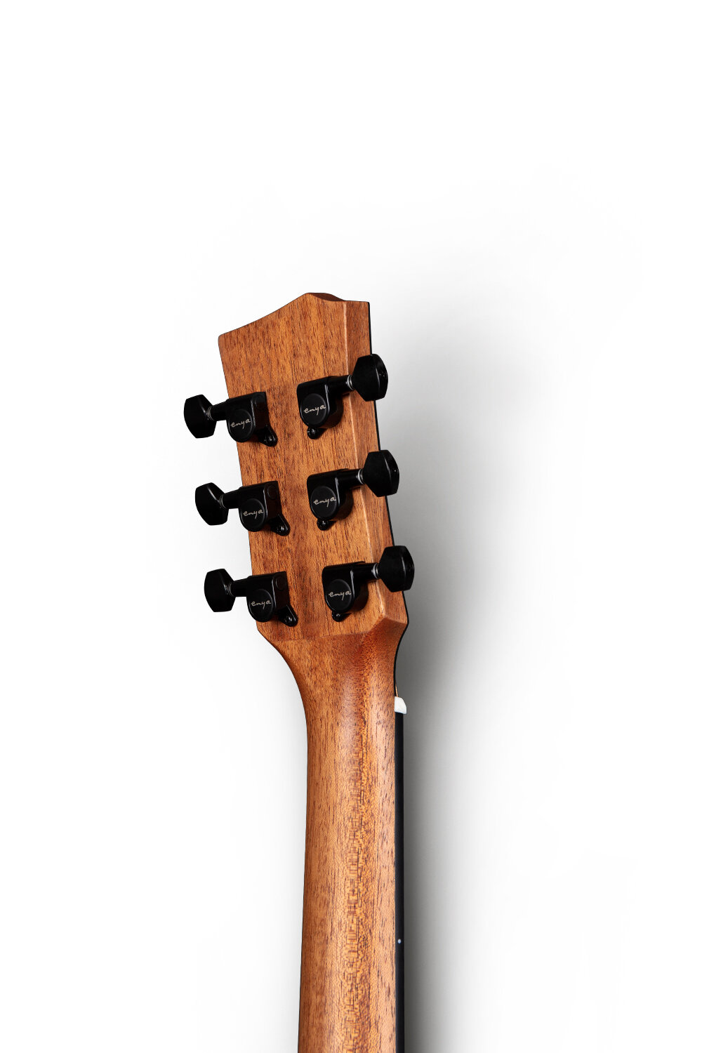 Data-driven playability - The neck is made of Congo mahogany. With the support of repeated palm sampling and several musician’s tests, CNC processing, making accurate and efficient in manufacturing process and super smooth playability.Enya BT bolting technology ensuring smooth playability!