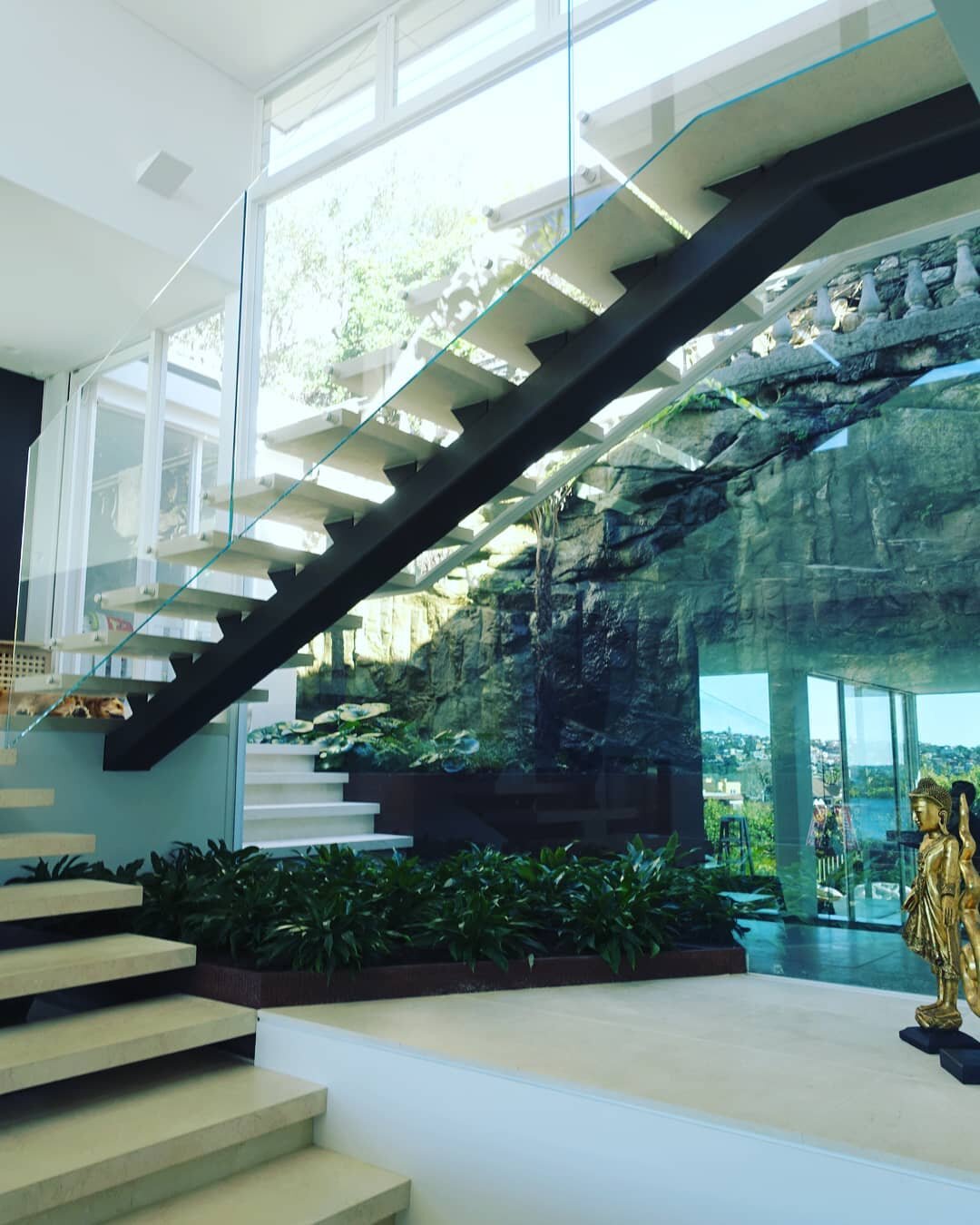 Stairway to Heaven❓
Follow / Share / Bookmark / Tell us
🔸️Cut sandstone wall exterior
🔸️Cantilevered stairs linking private and shared spaces&nbsp;
🔸️Showcasing the natural features of the interiors and exteriors
🔸️Seamlessly connecting inside an