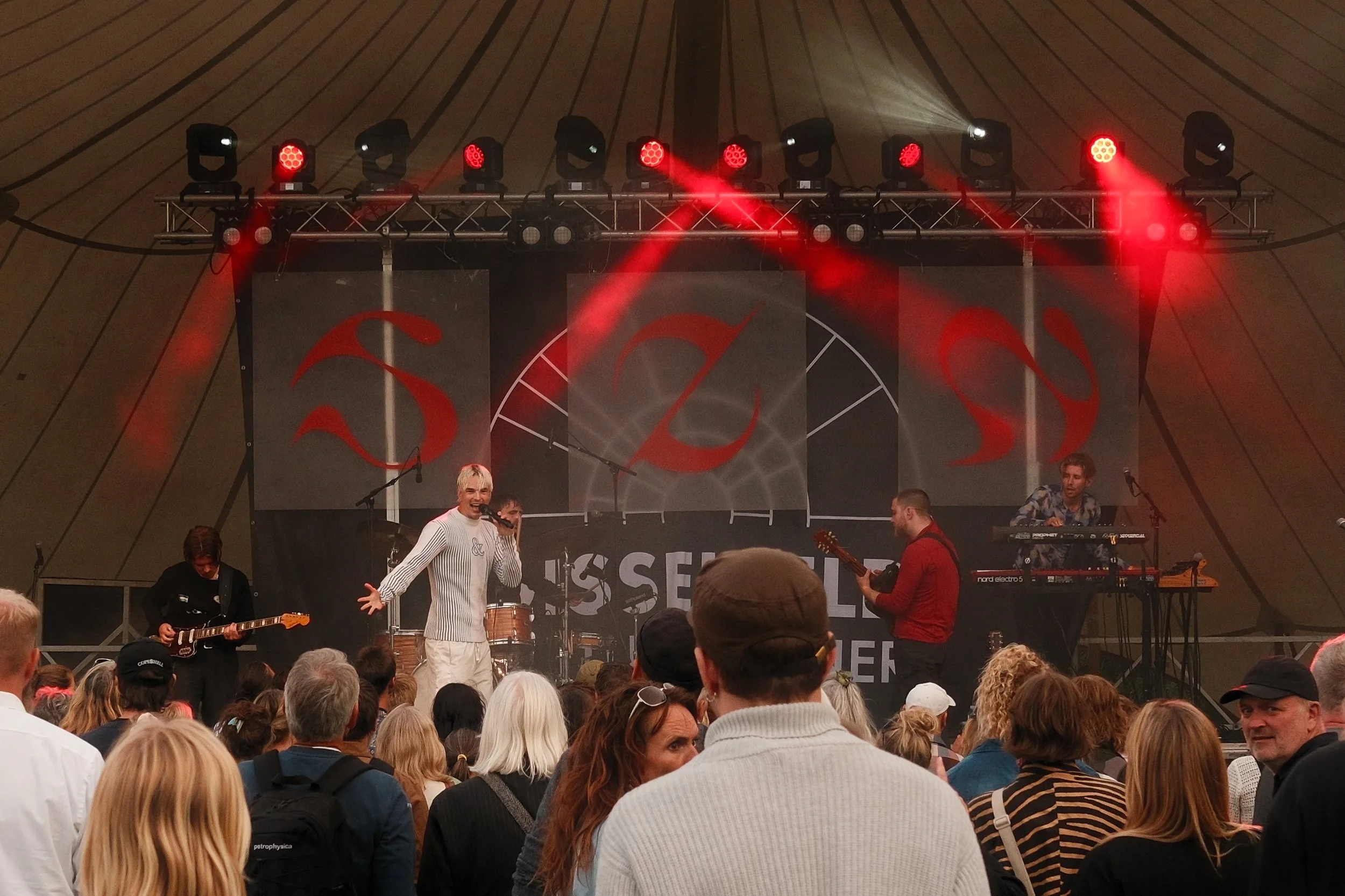 DSCF1050.jpg