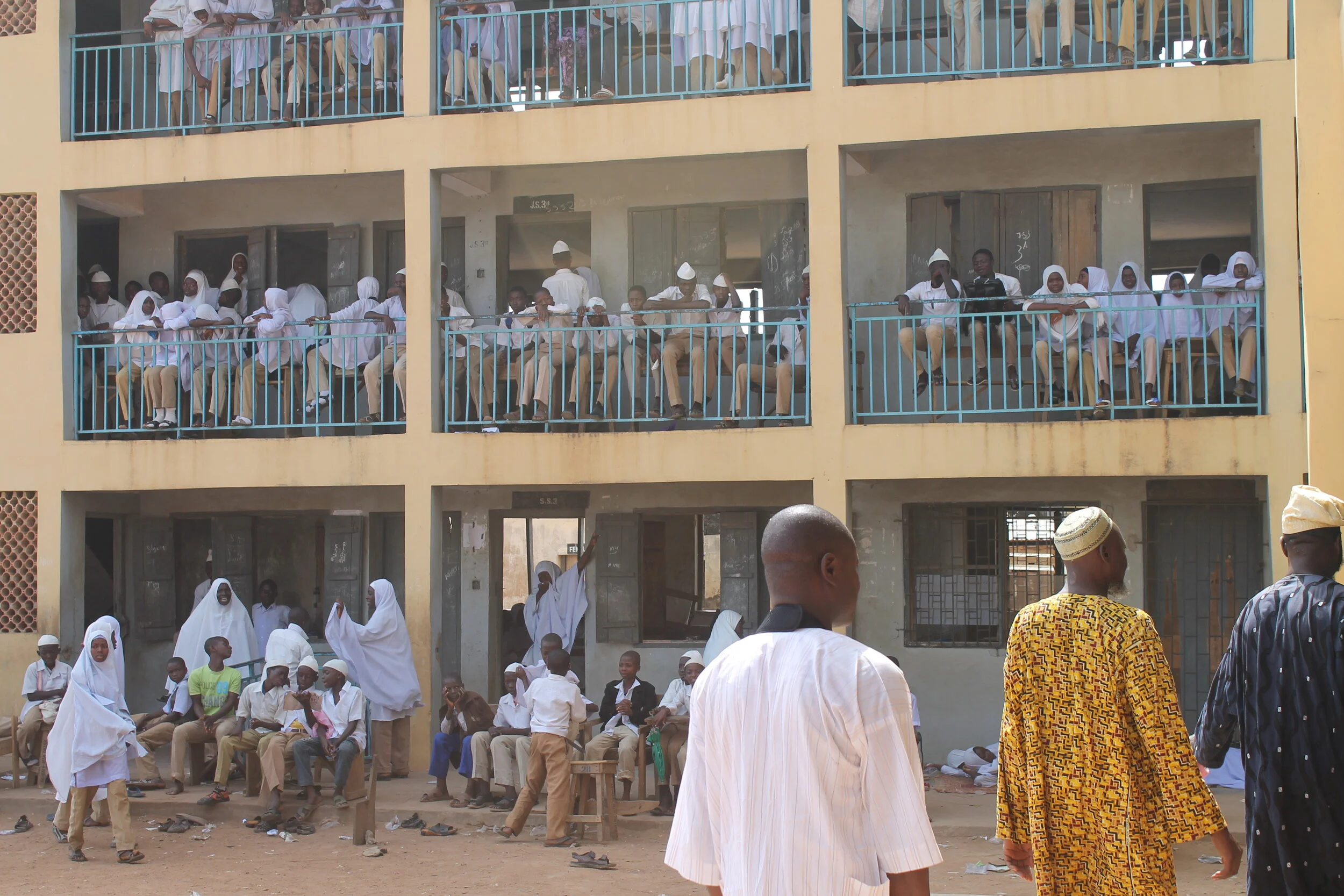 A crowded Secondary school.JPG