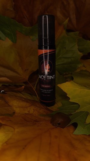 lace tint mousse, leaf backdrop