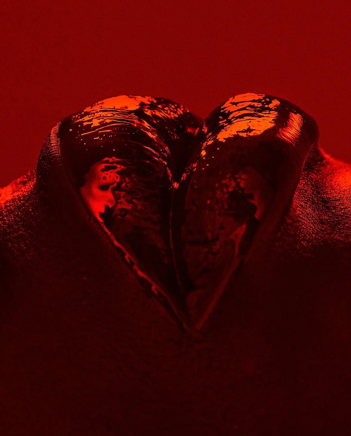 📸@dansmithstudio. 💄@kimbrownmakeup ✨@sophia_makibdji @premiermodels 💇🏿&zwj;♀️@fashionsfaithboutique. 👚 @laurentfranks Wearing @isseymiyakeofficial and @rejinapyo #photography