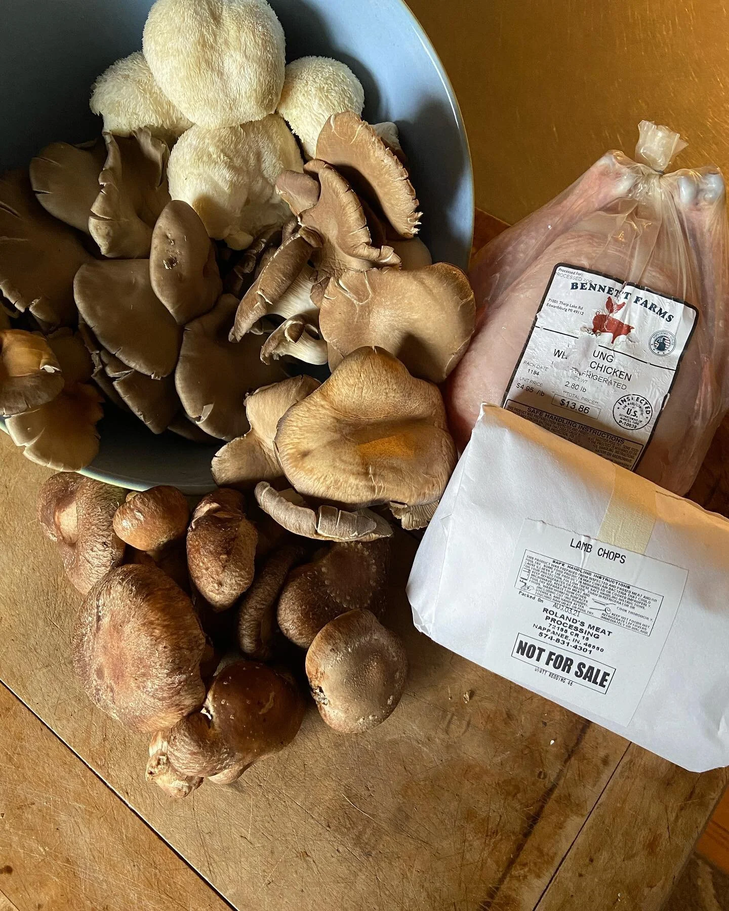 I love being able to support local farmers of all things from produce to animals, flowers and fungus! Here are a few goodies that will be made into something delicious and healthy. Do you know that mushrooms are a powerhouse of nutrients and immune b