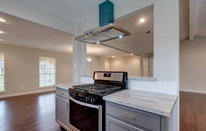 Kitchen++stove.jpg