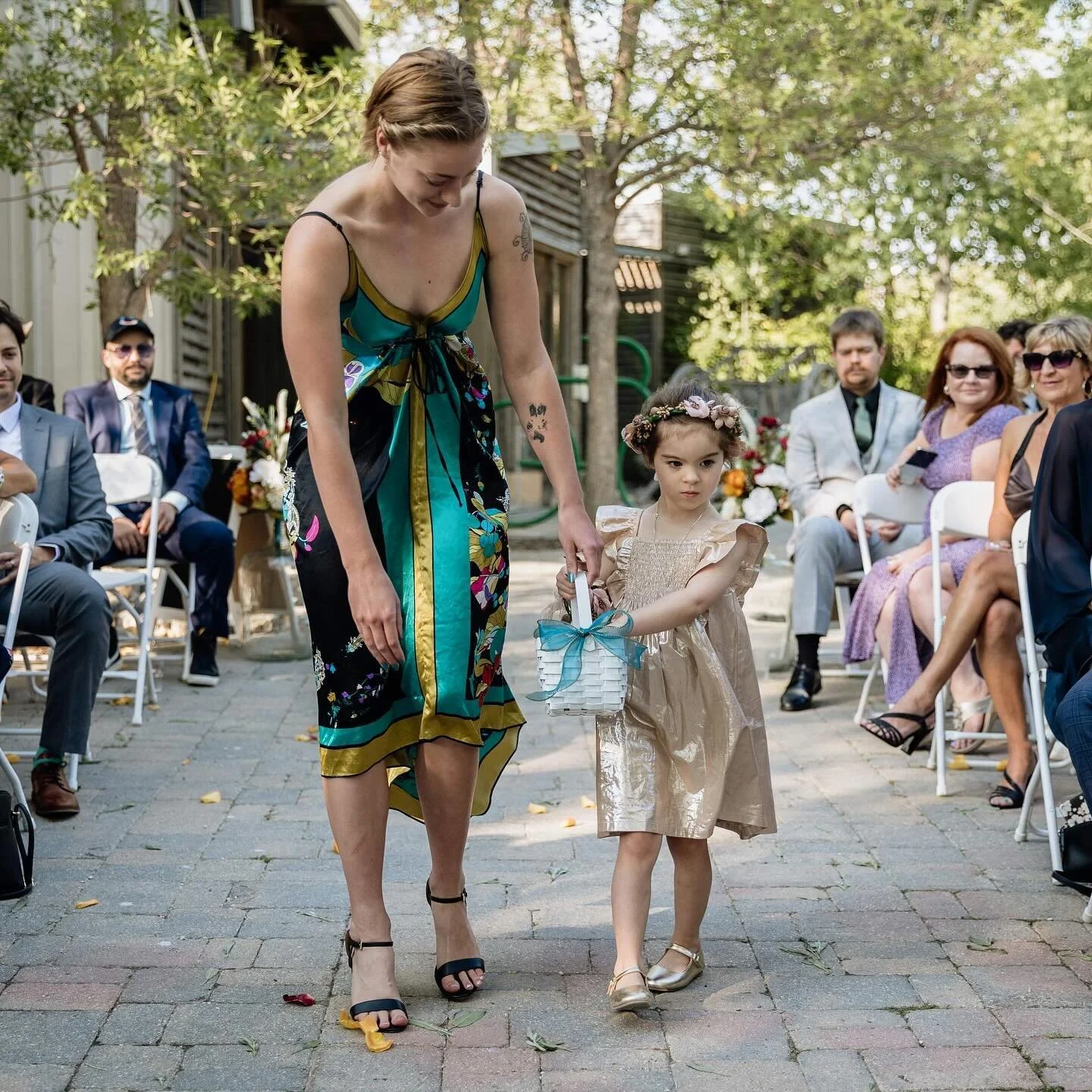 ✨ 🪩✌️ I live with not one, but two flowers girls! Putting the final touches on @samm_somm &amp; @brian.does.sound beauty wedding. 
#winnipeg #winnipegweddings #winnipegweddingvenue #winnipegweddingphotographer #manitobaphotography #manitobaweddings 