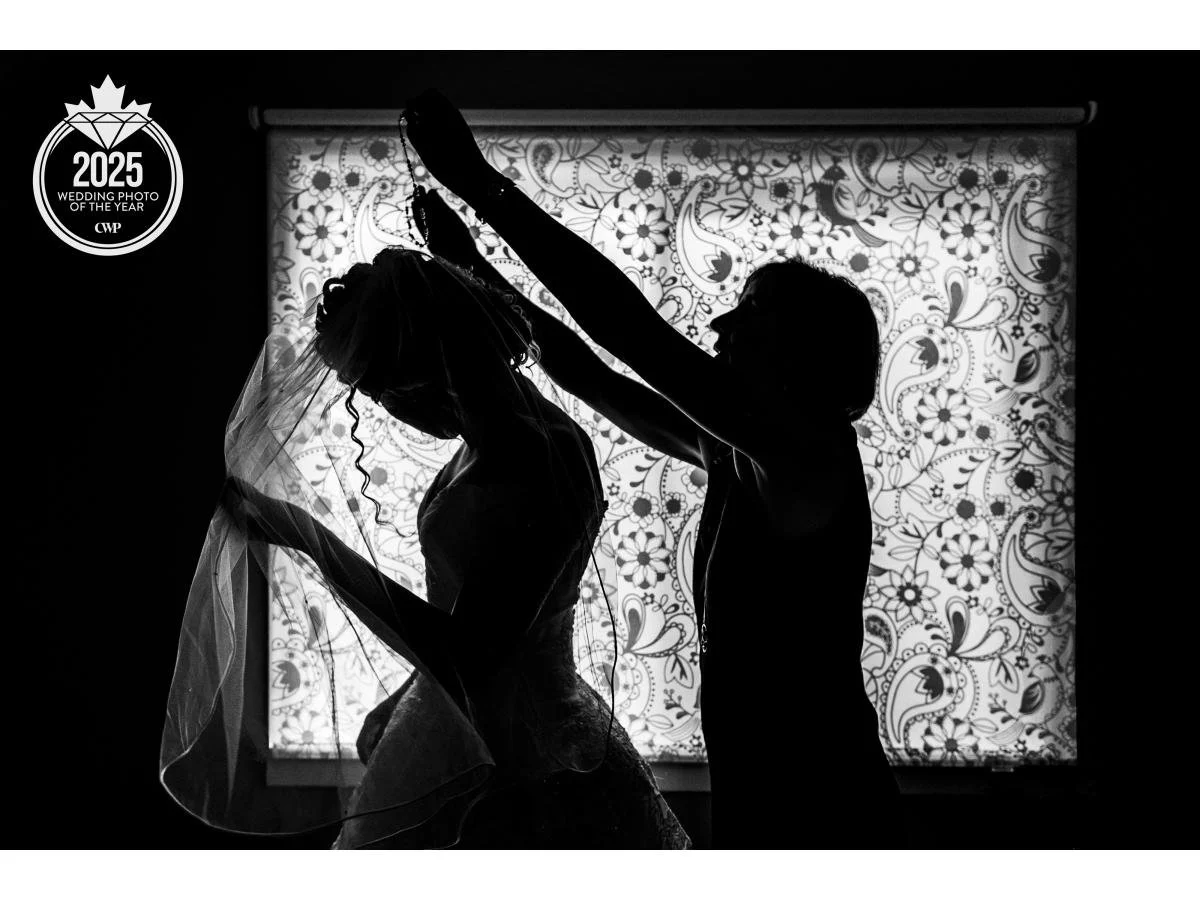 🍬🤍Getting ready for @thewonderfulweddingshow . Will you be there? Come by booth H28, tell me about your wedding, eat candy and be merry!