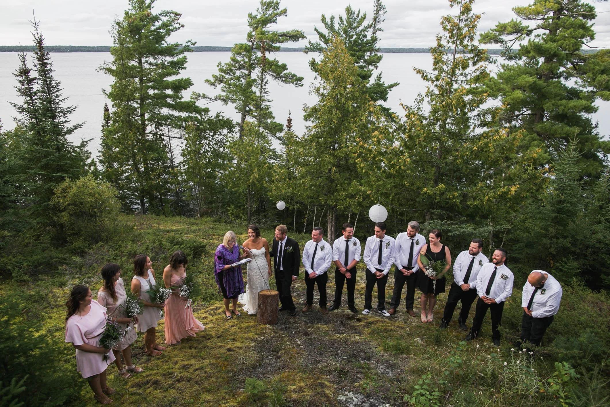 👨&zwj;🍳 😘 🤌Lake weddings 4eva.
That's it, that's the caption.