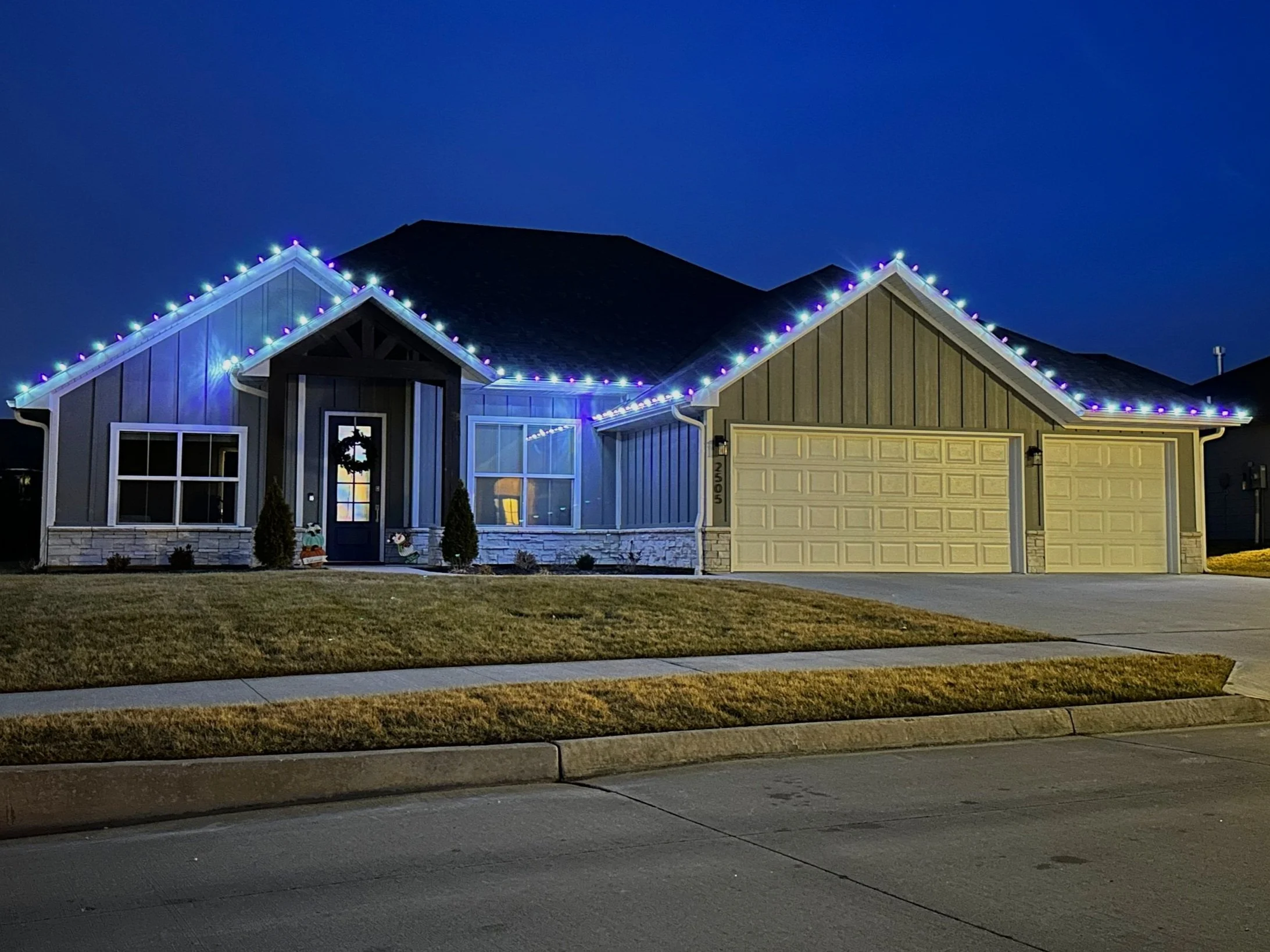 illuminate-your-holidays-with-custom-christmas-lights-powerhouse