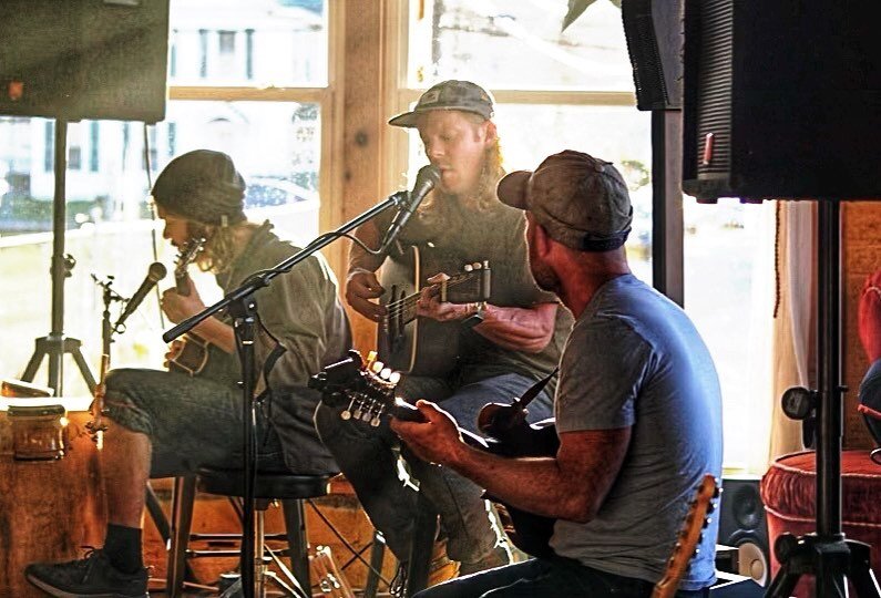 Tonight at The Old World Famous @unihog Taco Tuesday we have a House Favorite Band, The Ginger Roots Performing. 

Look forward to seeing you all for great music, great cocktails and craft beers, good vibes and the  best ever cornbread and tacos! 

H