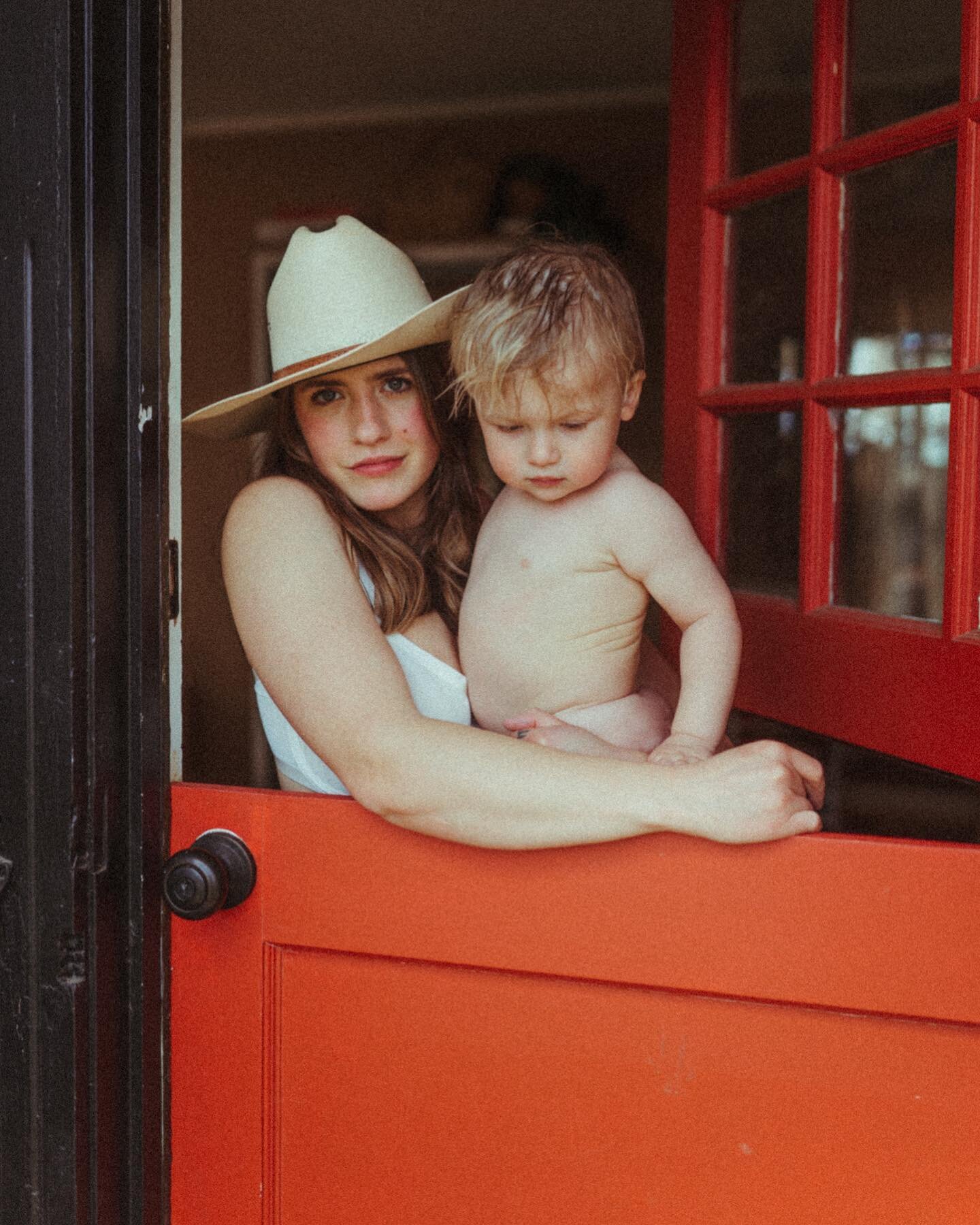 &ldquo;Mothers and their children are in a category all their own. There&rsquo;s no bond so strong in the entire world. No love so instantaneous and forgiving.&rdquo;
-This photo. This mama. That little babe. And that door?! Yeah, put it all together