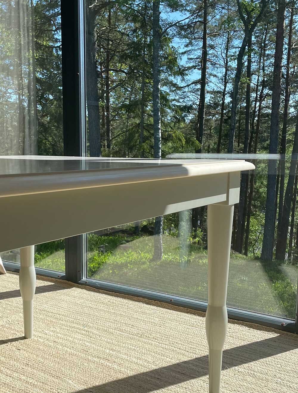 moln-farg-pin-table.jpeg