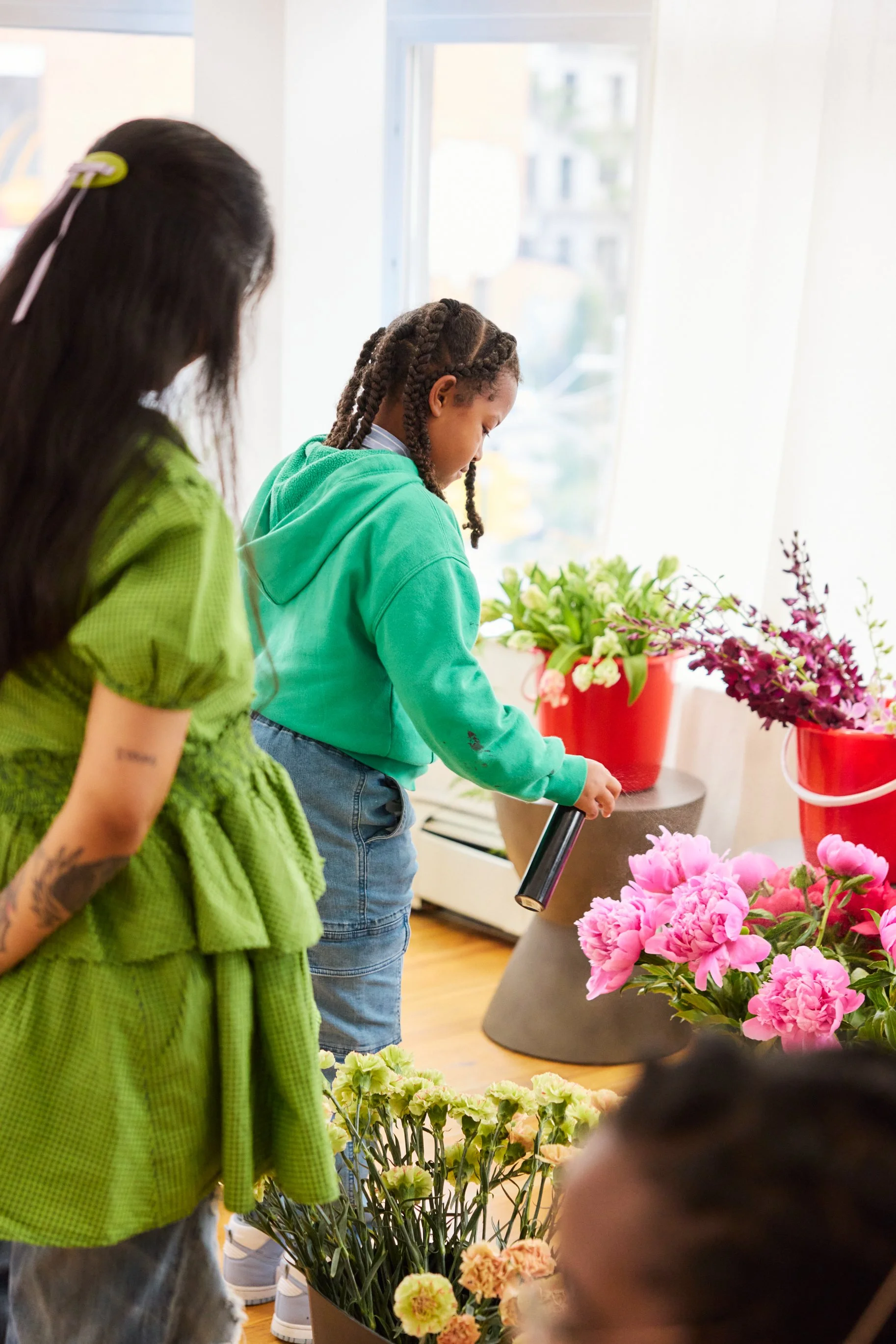 The-way-salon-nyc-flower-party-hair-salon-soho-new-york-nyc-black-owned-hair-salon-the-hair-artiste